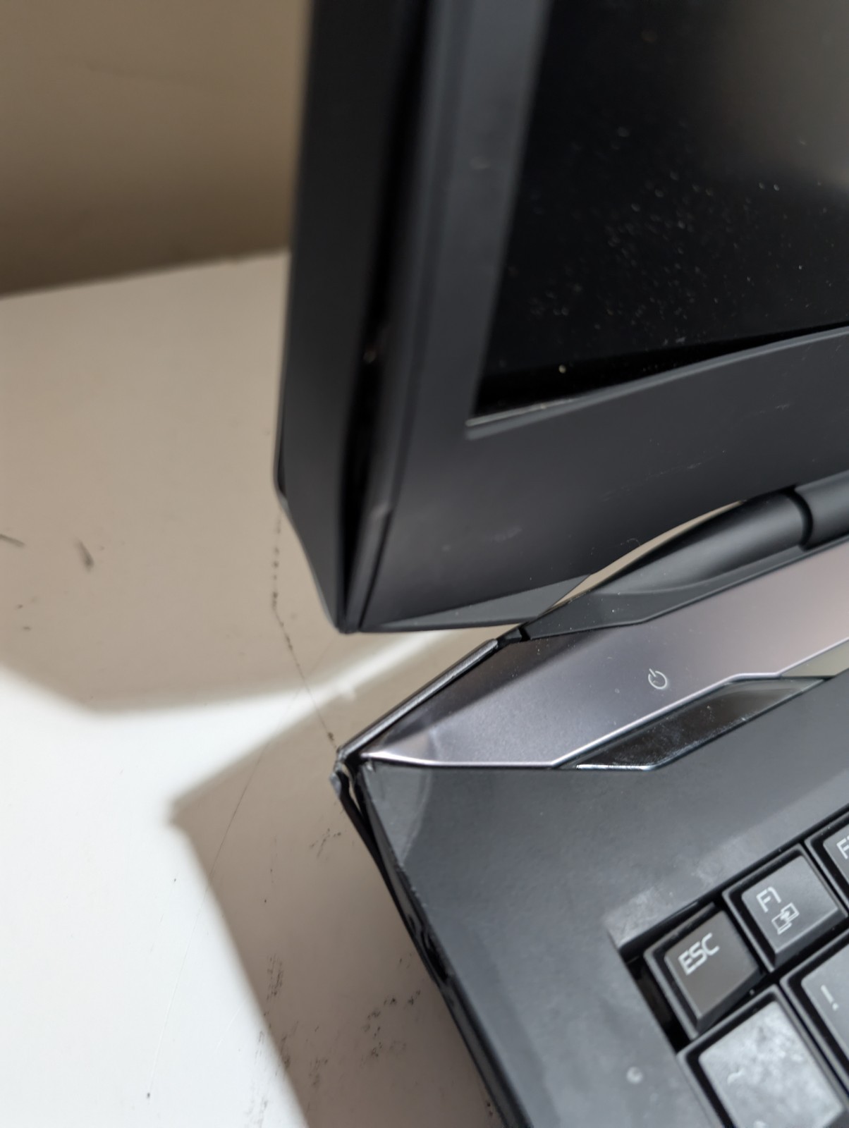 Alienware 17 i7-4700MQ 2.4GHz 16GB RAM SSD + HDD GeForce GTX 765M