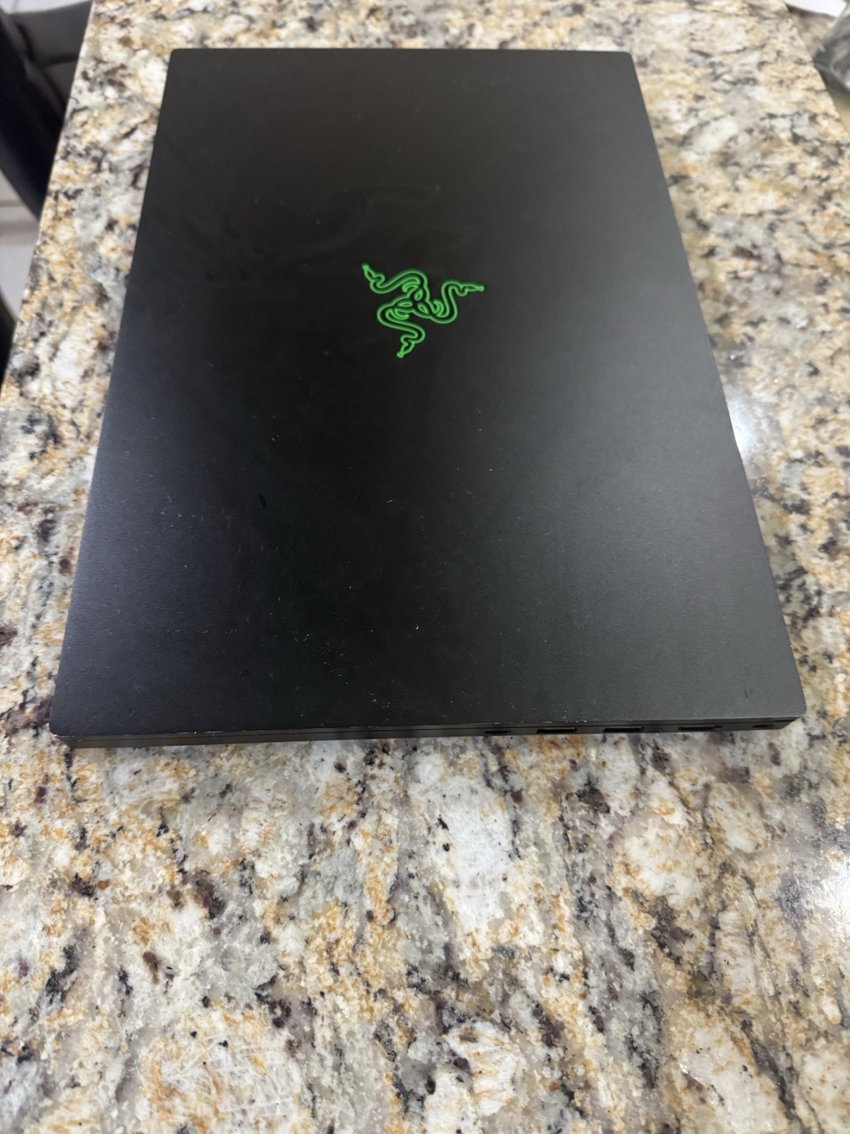 razer blade 15 3070 TI Intel i7-12800H 1TB SSD 240 HZ refresh rate