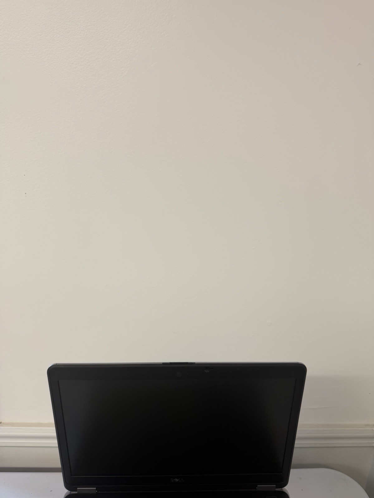 Dell Latitude E6440 Laptop – Good Screen – Intel i5-4300M – RAM 8GB – Read Des