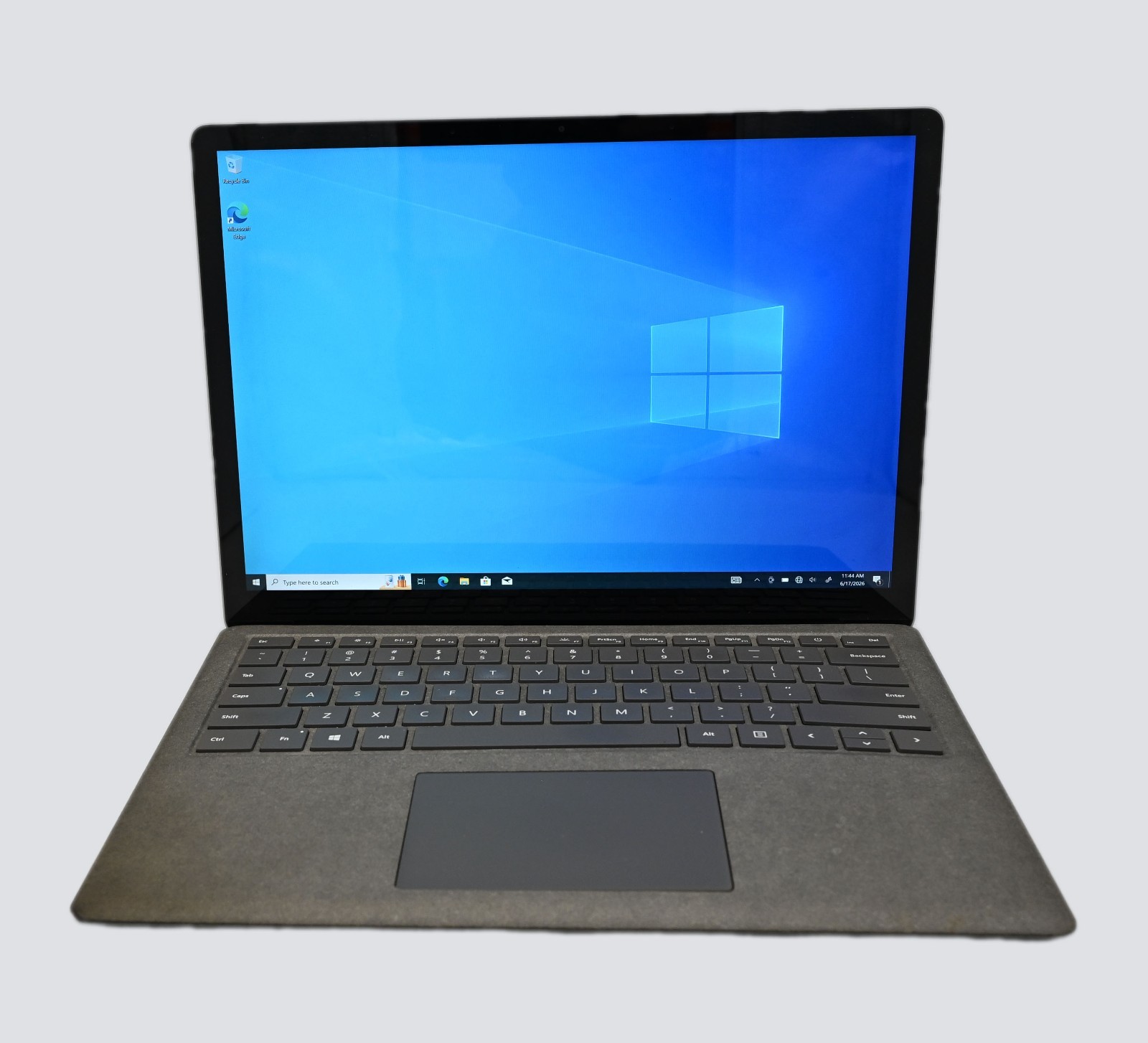 Microsoft Surface Laptop 1769 i5-7200u 2.5GHz 8GB RAM 256GB SSD