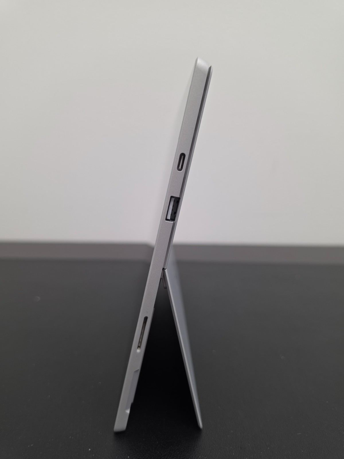 Microsoft Pro 7+ i3-1115G4 8GB Ram 128GB SSD Win 11 Pro