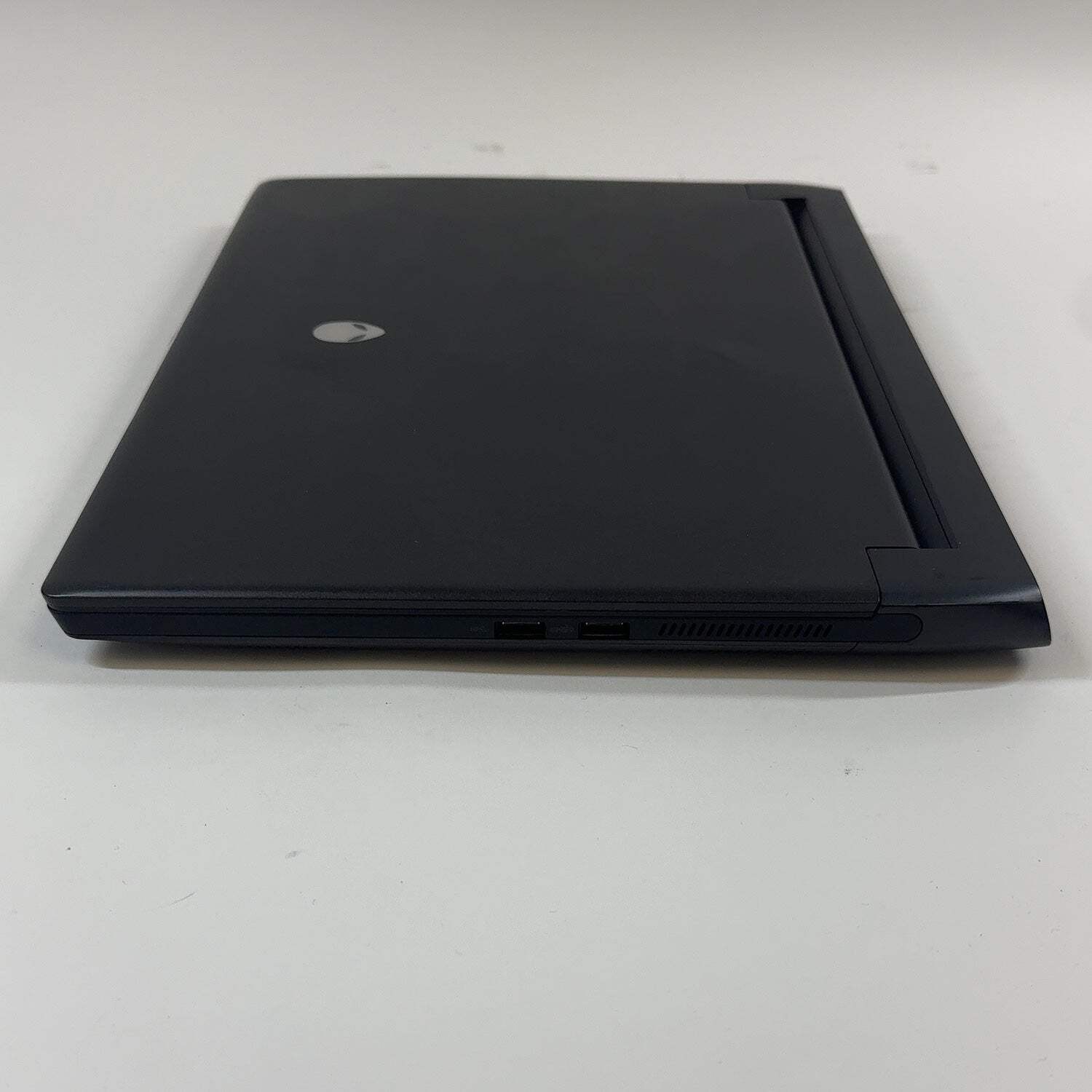 Alienware M15 R7 15.3″ i7-12700H 2.3GHz 32GB RAM 2TB SSD GeForce RTX 3070 Ti