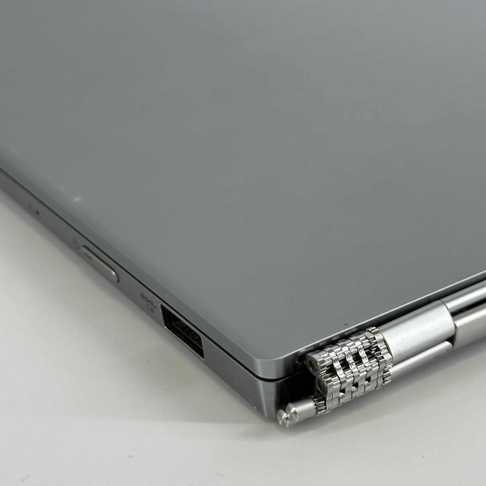 Lenovo Yoga 920 13.9 4K TOUCH i7-8550U 1.80GHz 16GB RAM 512GB SSD Good