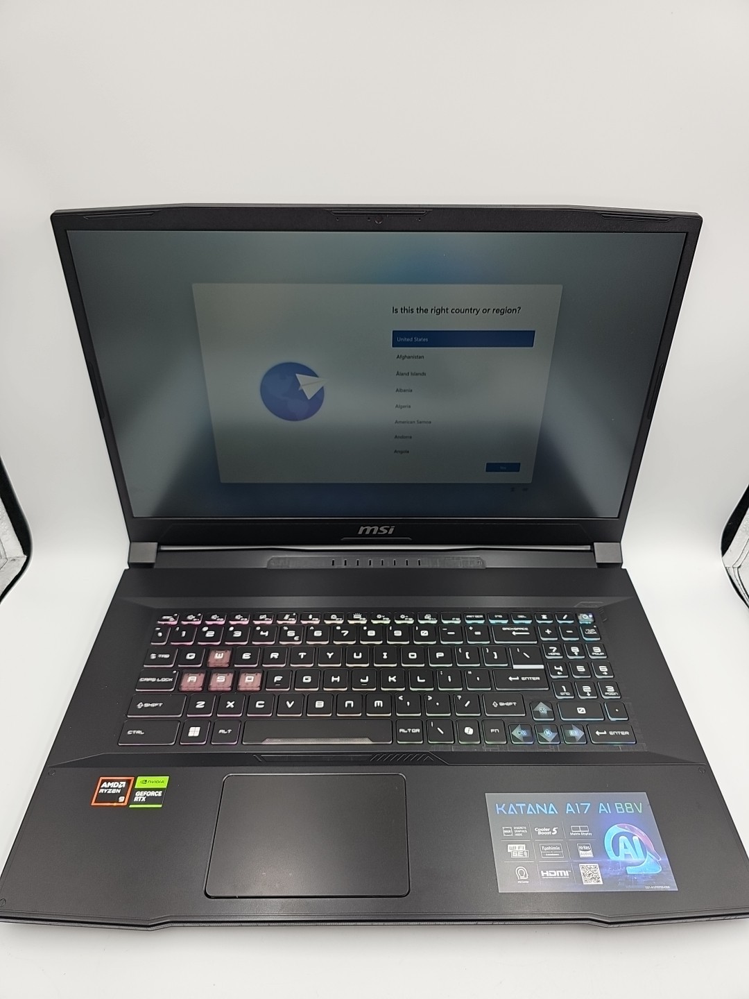 MSI Katana A17 (AIBV8) AMD Ryzen 9 8945HS 32GB 1TB SSD NVIDIA GeForce RTX 4050