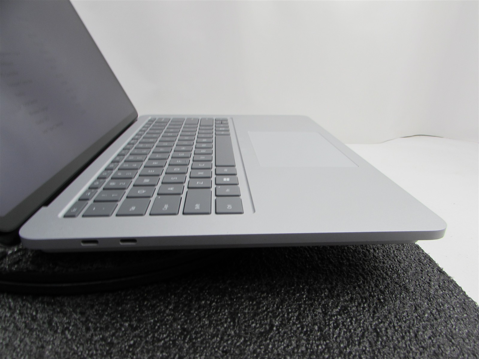 Microsoft Surface Laptop Studio 1964 i7-11370H 1TB SSD 32GB RTX A2000 *No A/C*