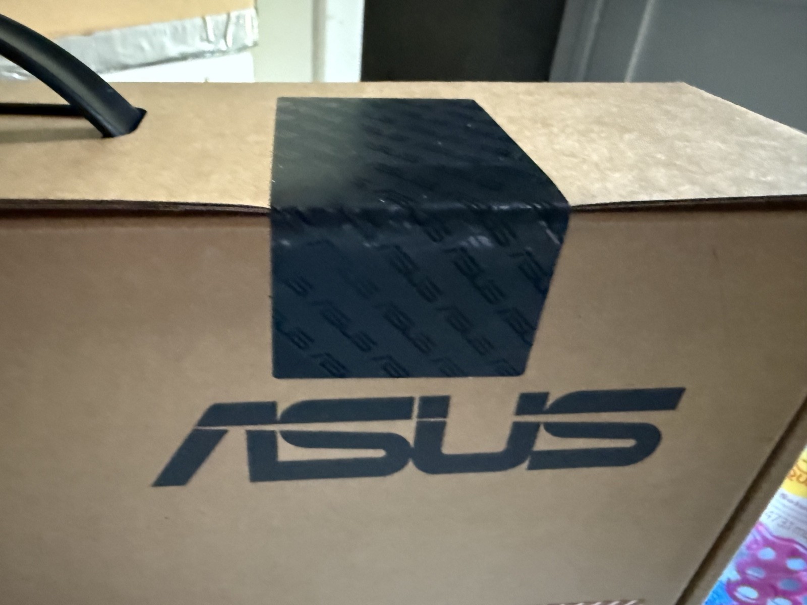 ASUS BR1102CGA YS14 – 180-Degree Hinge Design (Intel N-series – N100)