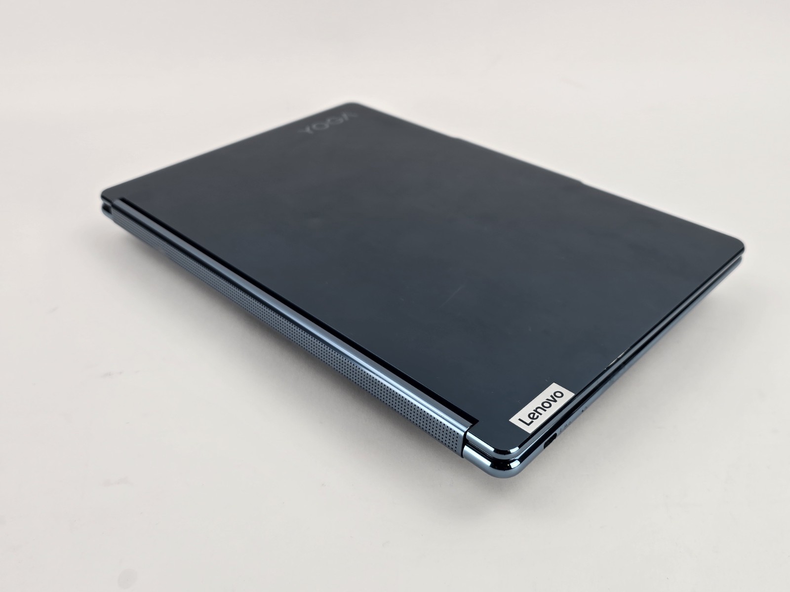 Lenovo Yoga Book 9i Dual 13.3″ 2.8K OLED Ultra 7 155U 16GB 1TB – Used