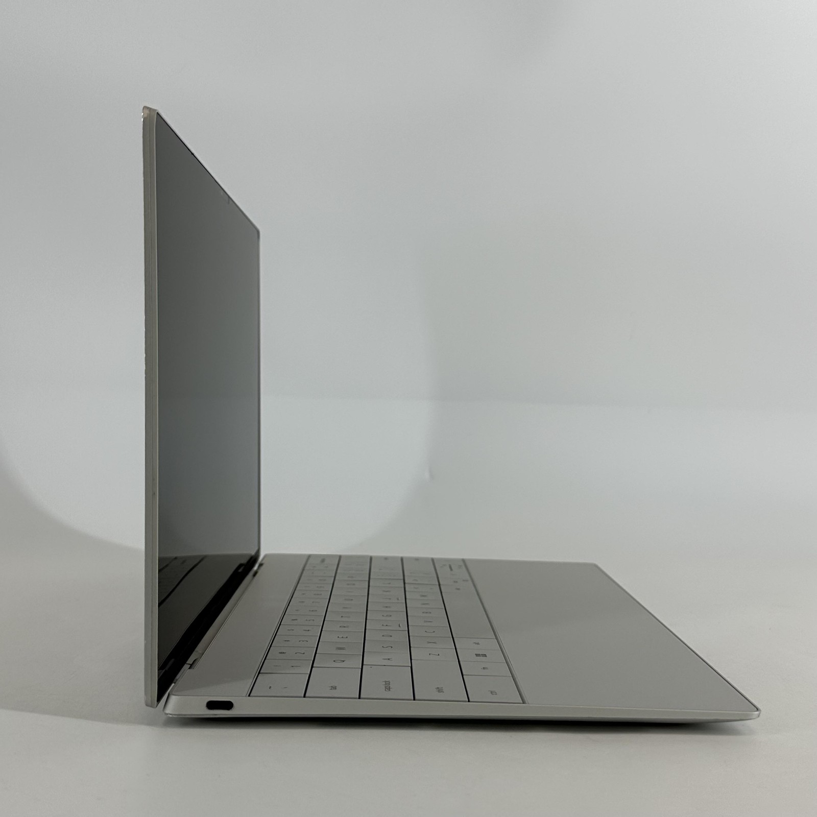 Dell XPS 13 Plus 9320 Silver UHD+ TOUCH 2.1 GHz i7-1260P 16GB 512GB SSD Good