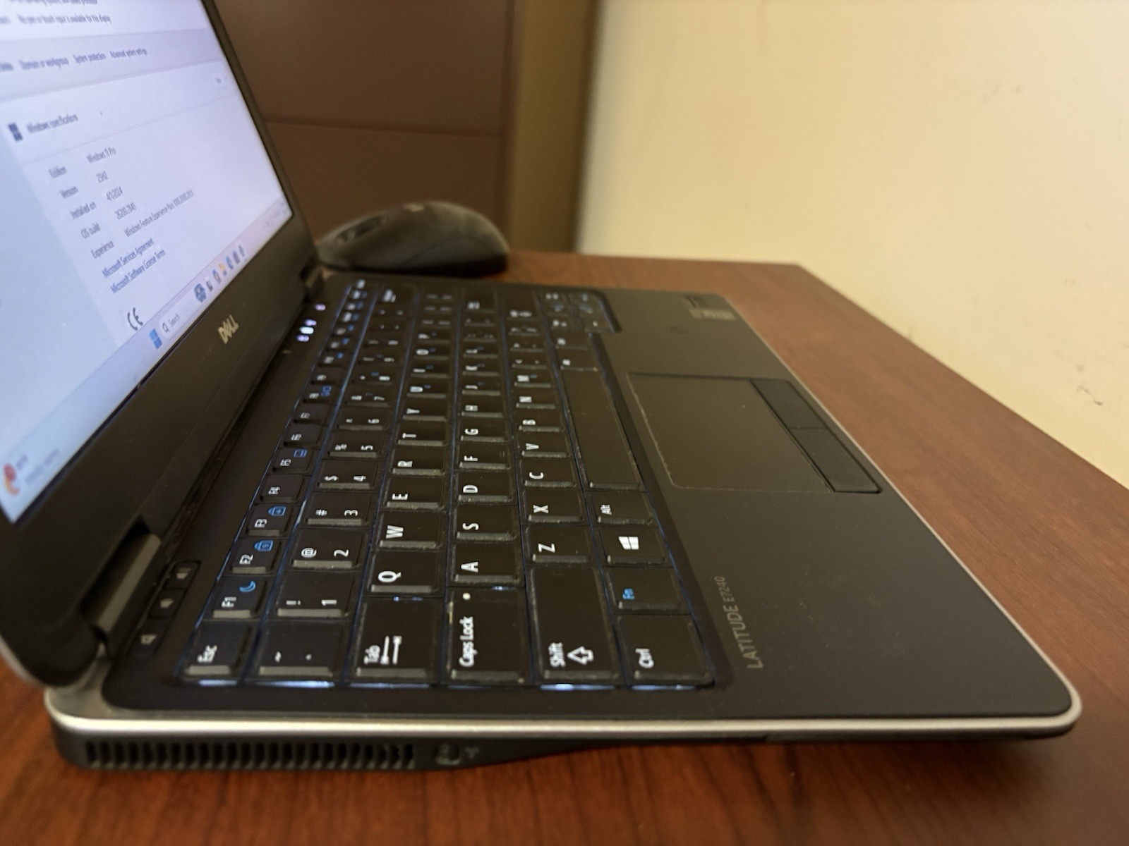 Dell latitude E7240 Core i7 4th gen 2.10 Ghz 12.5” 256 SSD 8 GB RAM Win 11 Pro
