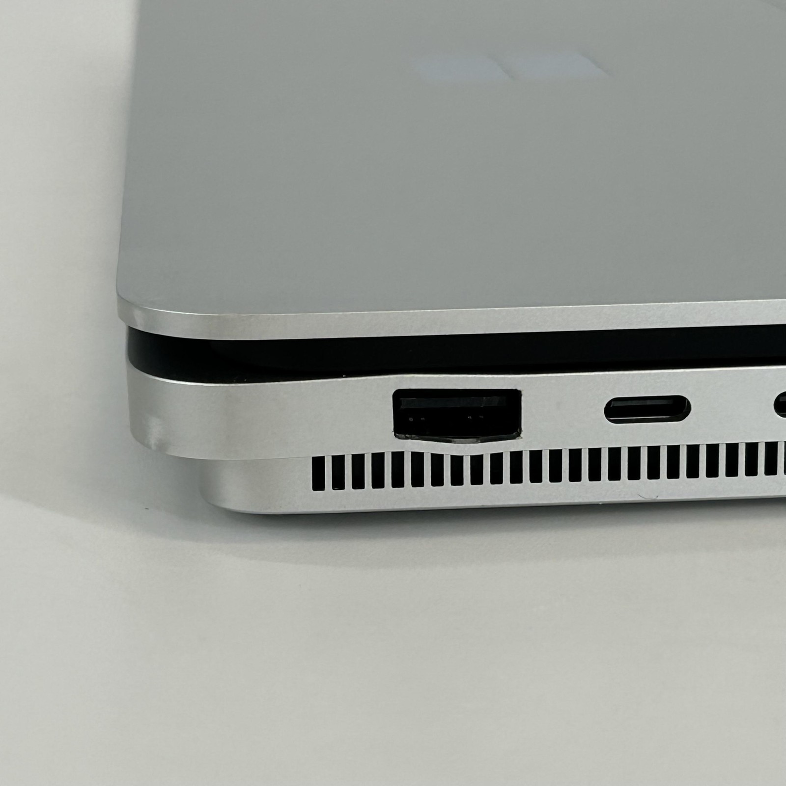 Surface Laptop Studio 2 14 2K TOUCH i7-13800H 32GB 1TB RTX 2000 Ada – BENT FRAME