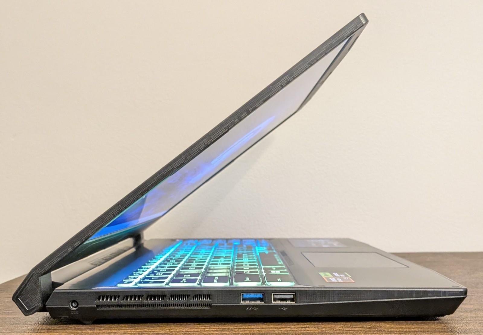 MSI Katana A15 15.6″ FHD 144Hz (Ryzen 9 8945HS, 16GB/1TB SSD, RTX 4070) Laptop