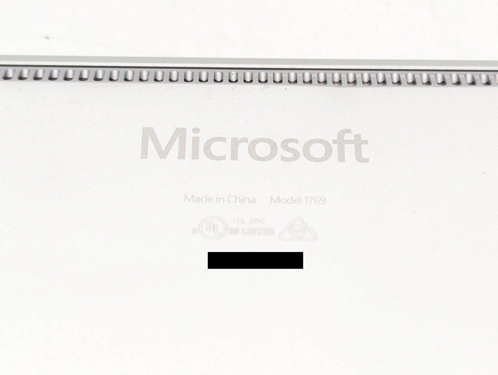 Microsoft Surface Laptop 2 13.5″ i7-8650U 16GB RAM 512GB SSD Windows 11 Home