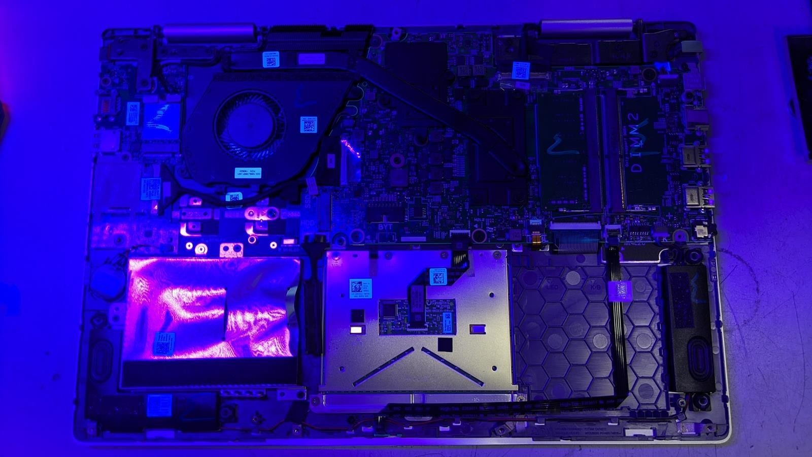 DELL INSPIRON 7580 i7-8565U @ 1.80GHz, 4GB RAM, NO HDD/OS – (FOR PARTS)