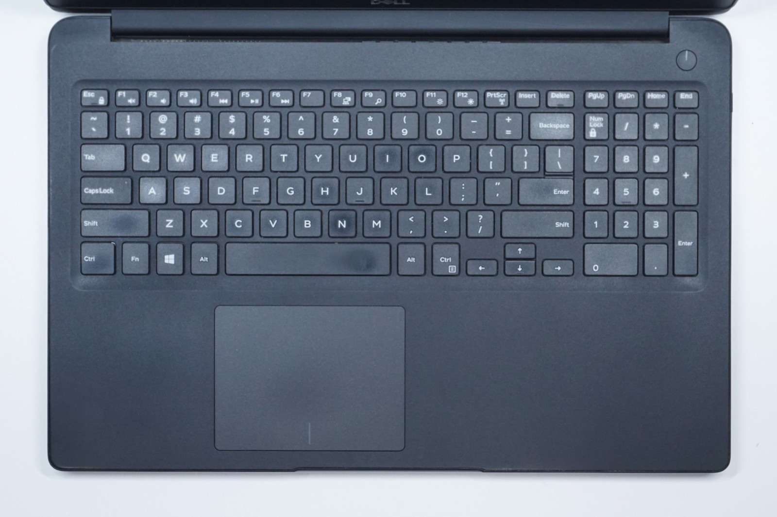 Dell Latitude 3500 Core i7-8565U @1.80GHz 8GB RAM 256GB SSD MX130 FHD (No OS)