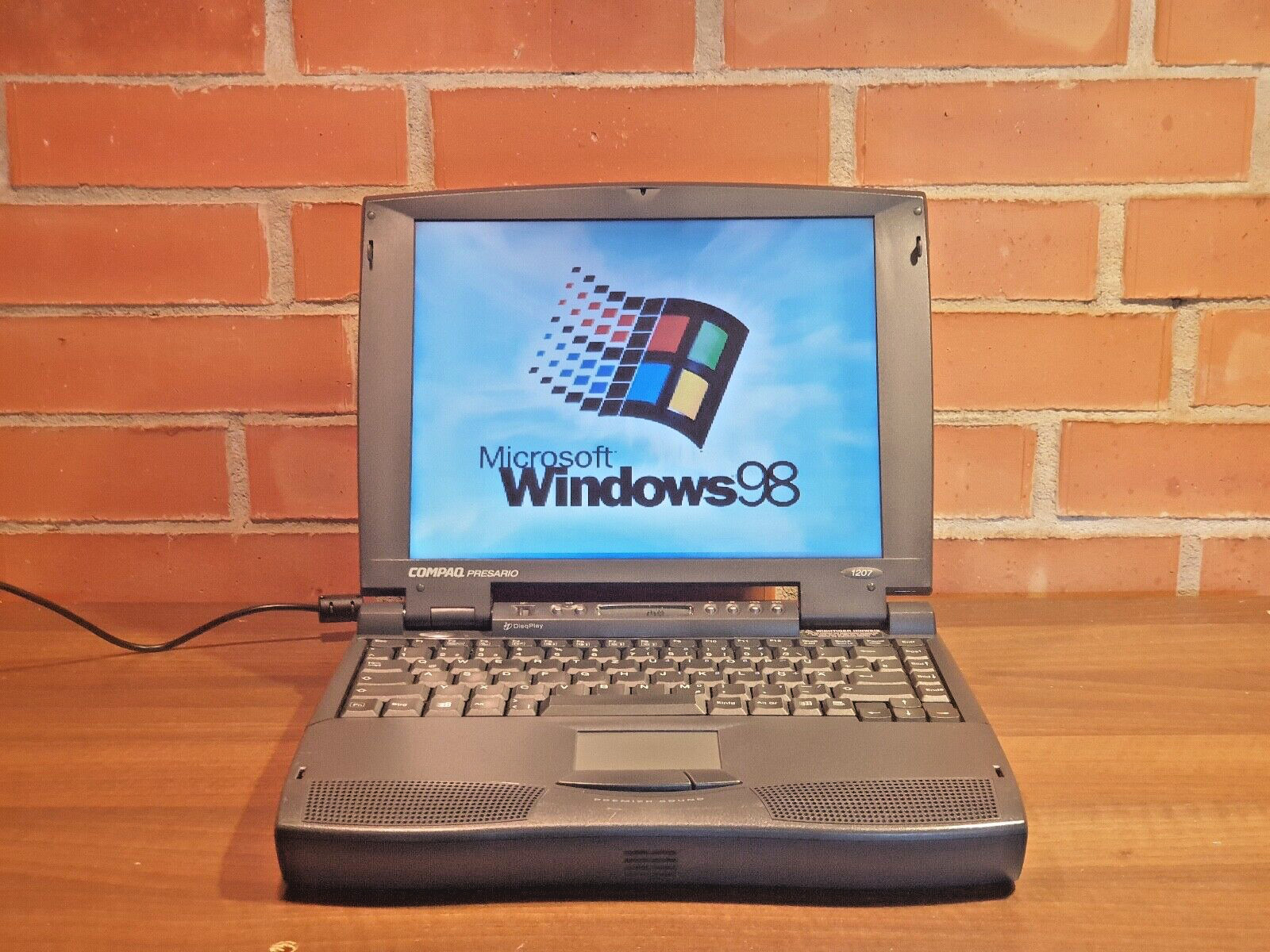 Compaq Presario 1207 – Rare Vintage Laptop Fully Functional