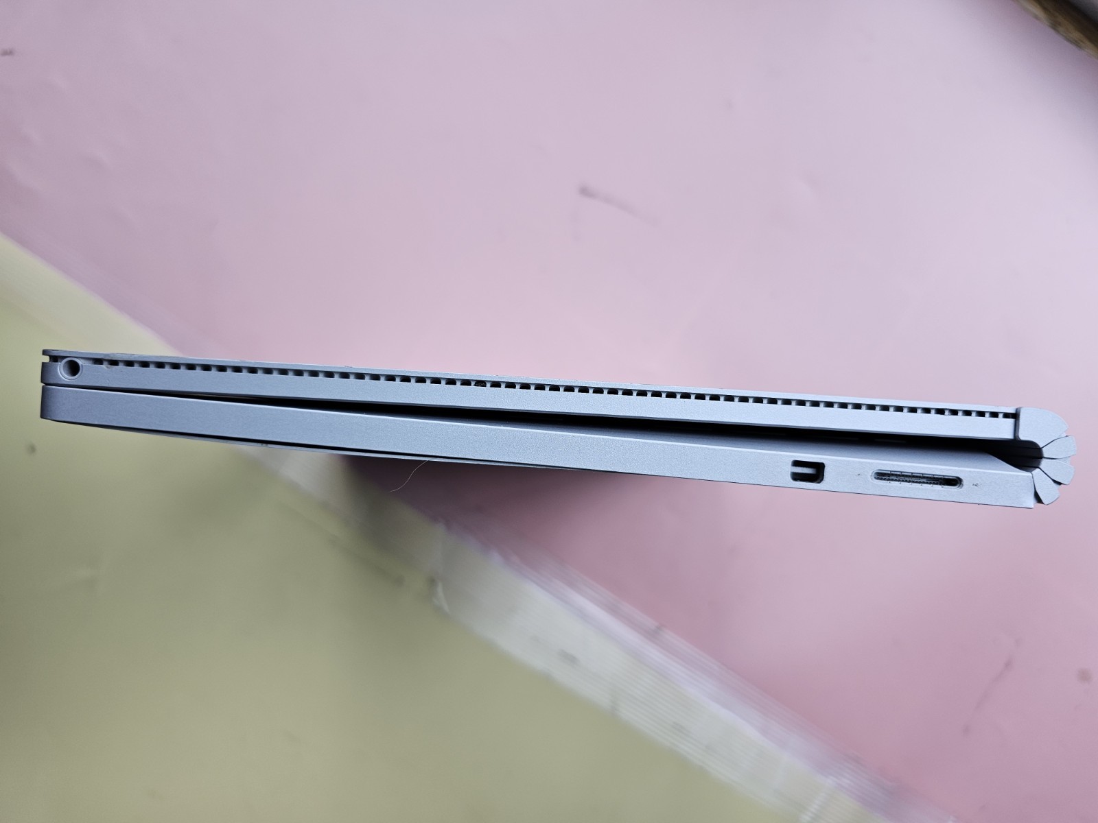 Microsoft Surface 1703 Core i7-6600U 16GB RAM 512GB SSD NVIDIA BACKLIT 3000×2000