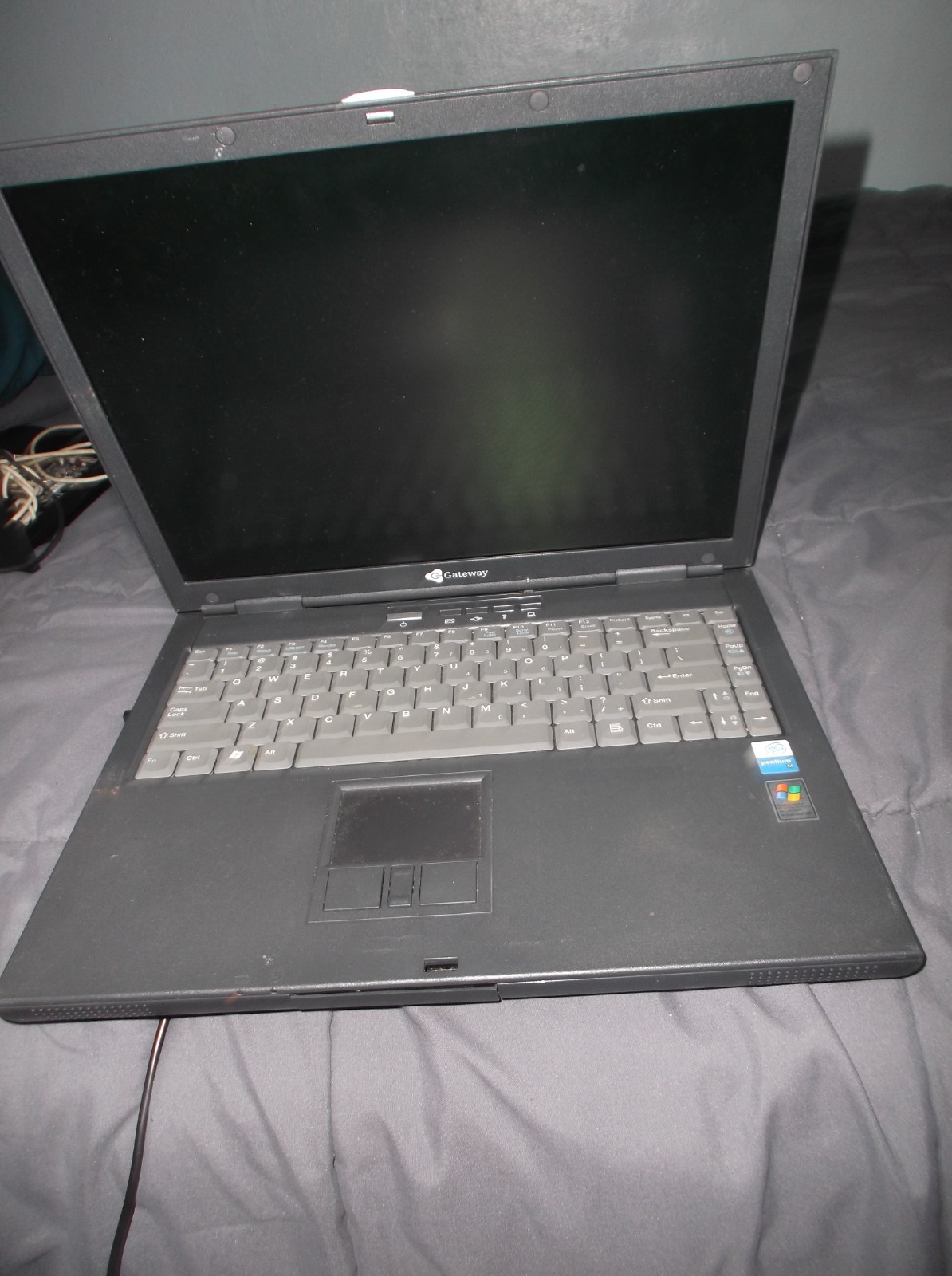 Vintage Gateway M405 Pentium M 1.6GHZ 20GB HD WINDOWS XP