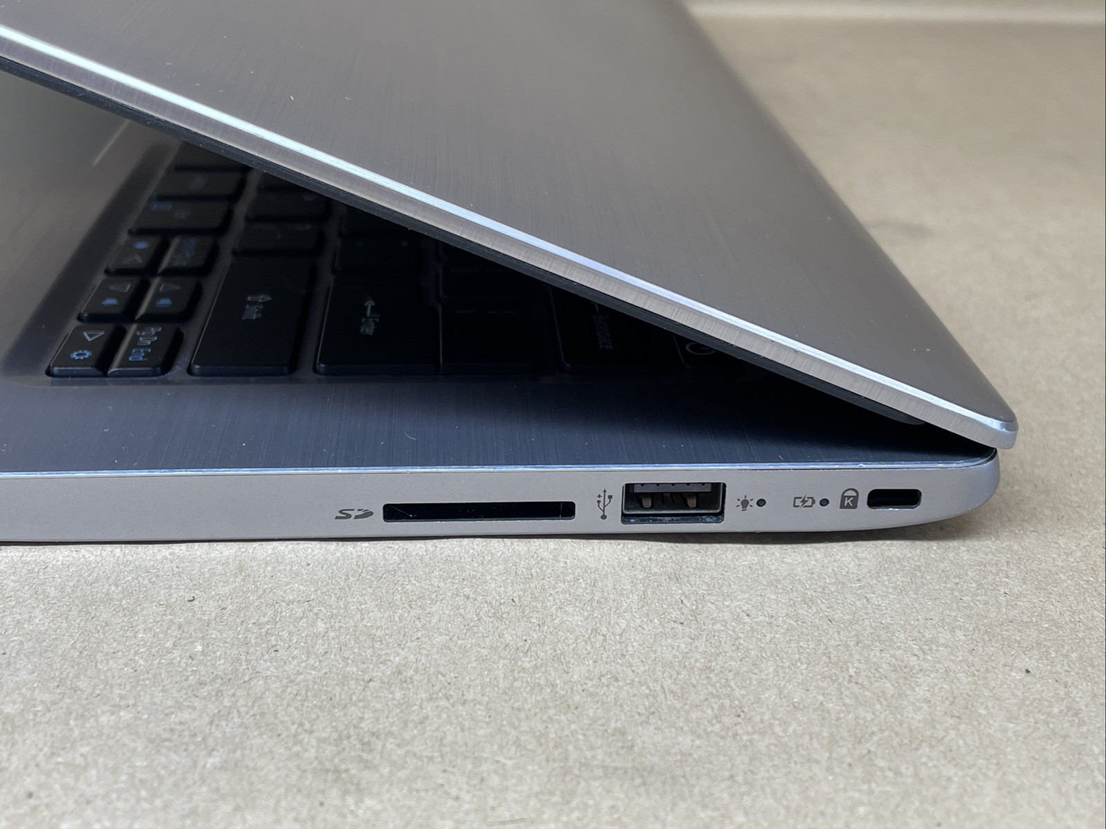 Acer Swift 3 SF314-52 Intel core i5-8250U@1.60 8GB RAM 256GB SSD W11P