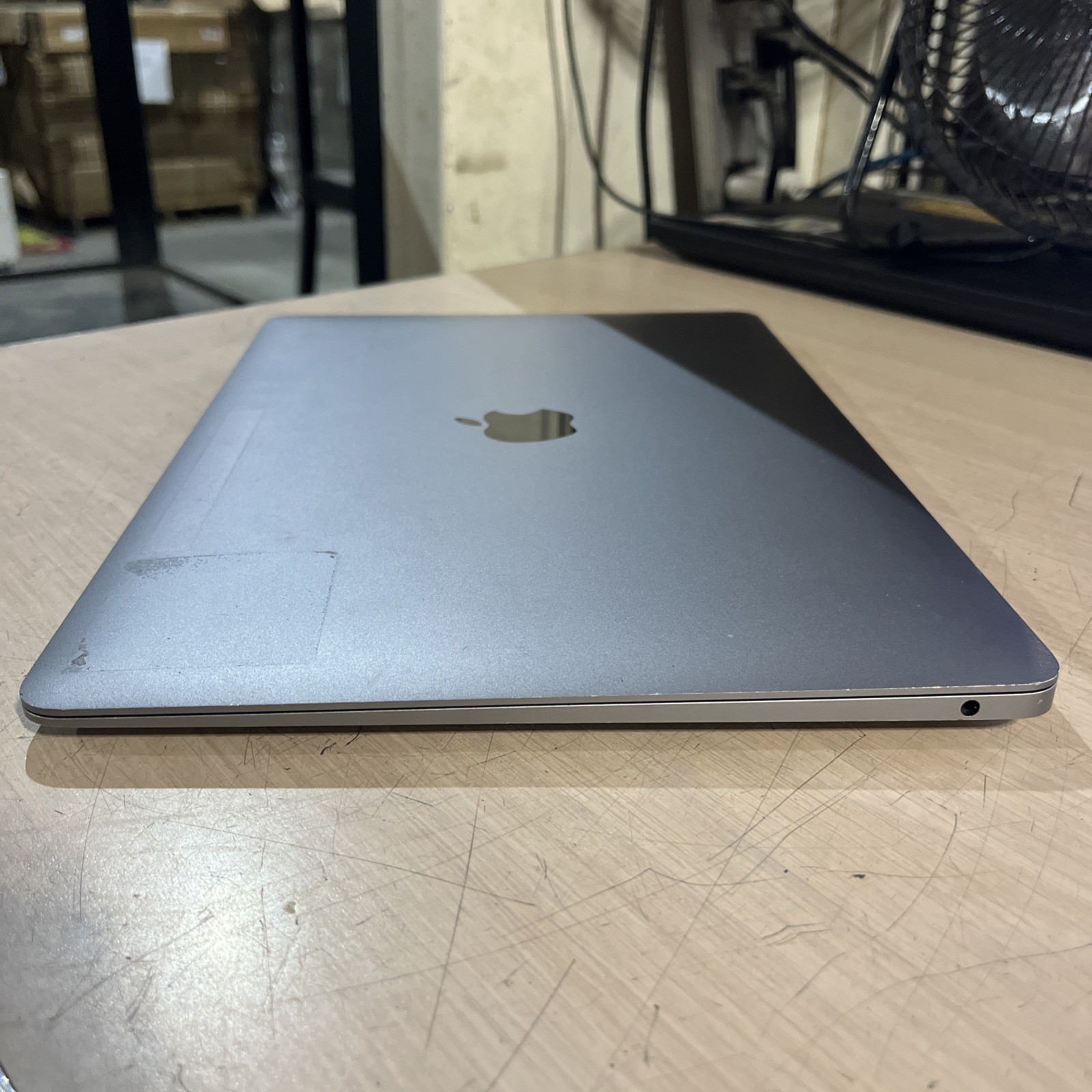 APPLE MACBOOK AIR 13″ SCISSOR, 2020 CORE I3-1000NG4 1.1GHZ 8GB RAM 256SSD .