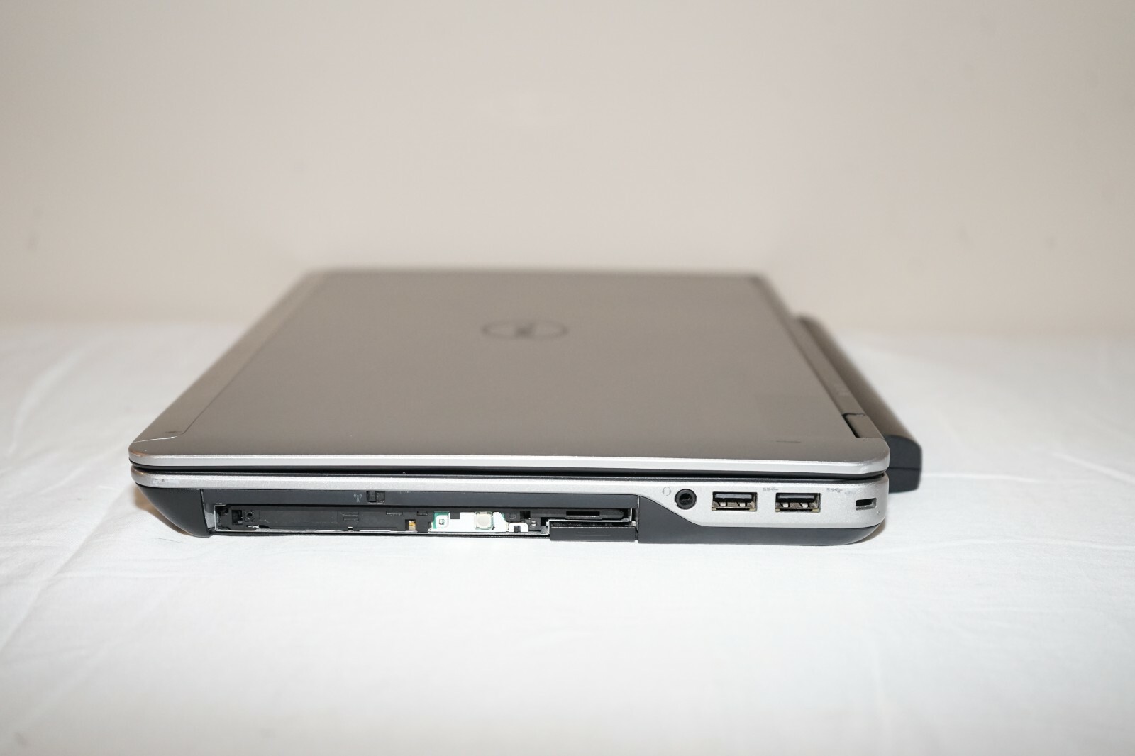 ^ Dell Latitude E6440 14″ Intel Core i5-4300M @ 2.60GHz 8GB Ram No HD #C1412