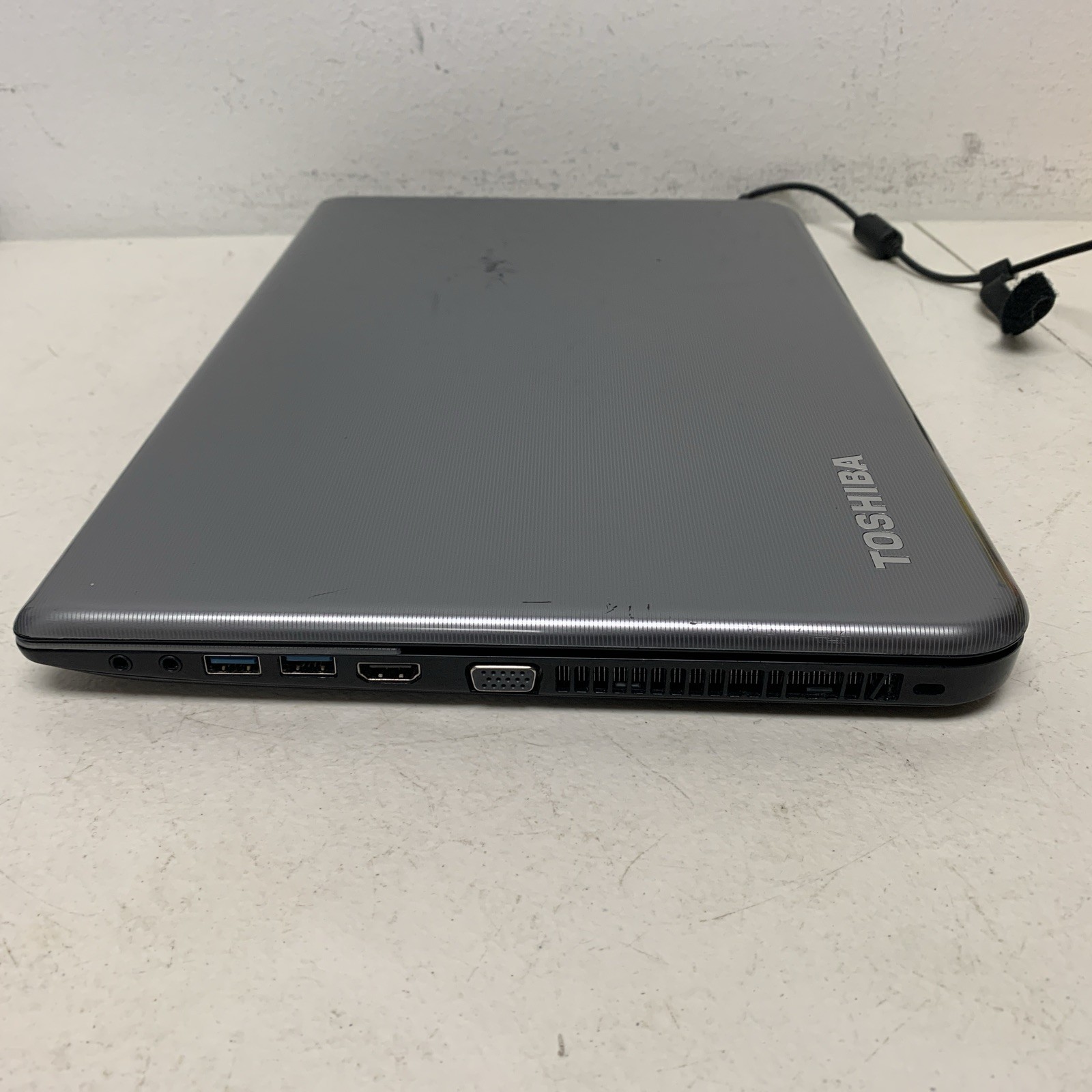 Toshiba Satellite L55-A Core i7-4700MQ 2.40GHz 8GB 1TB Hdd Wind 10h No Batt