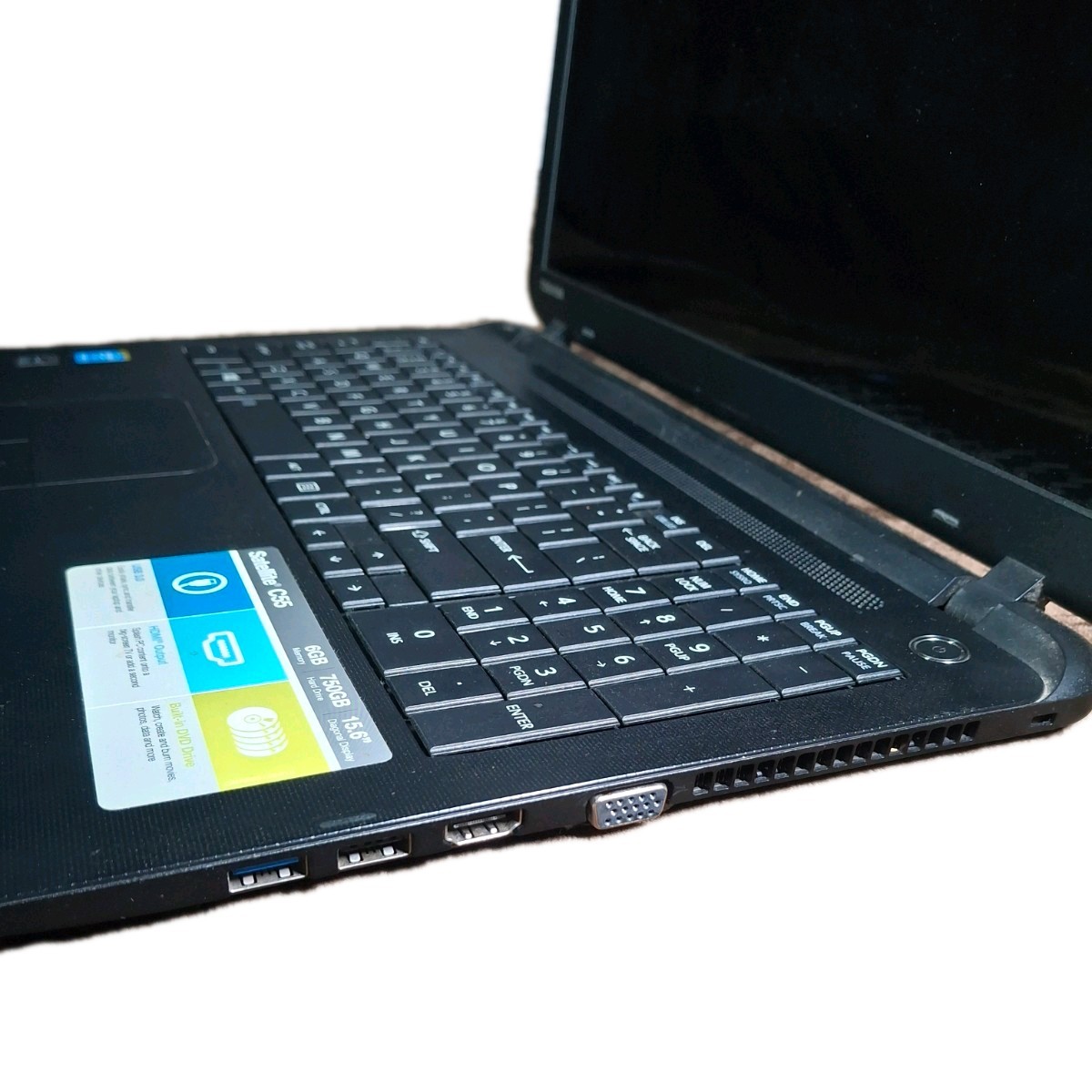 Toshiba Satellite C55-B5200 Laptop w/cord. 15.6″ Intel Core i3 6GB RAM 750 GB HD