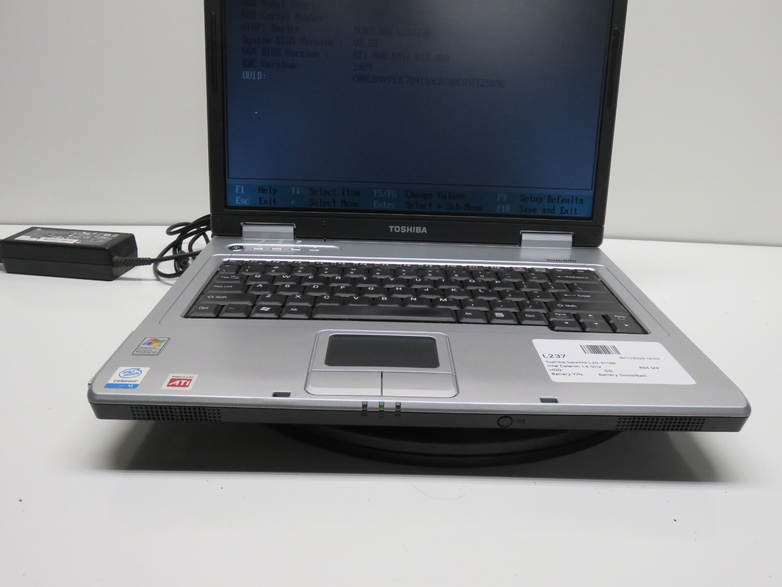Toshiba Satellite L25-S1196 Laptop Intel Celeron 894MB Ram No HDD or Battery