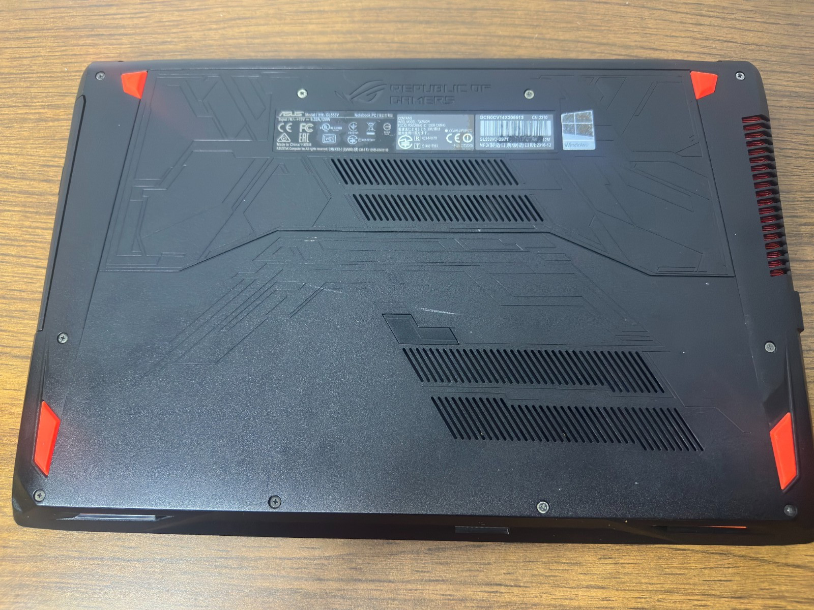 Asus ROG Strix GL553V | 15.6″| i7-7700HQ | 16GB | 256GB SSD | GTX 1050 *READ*