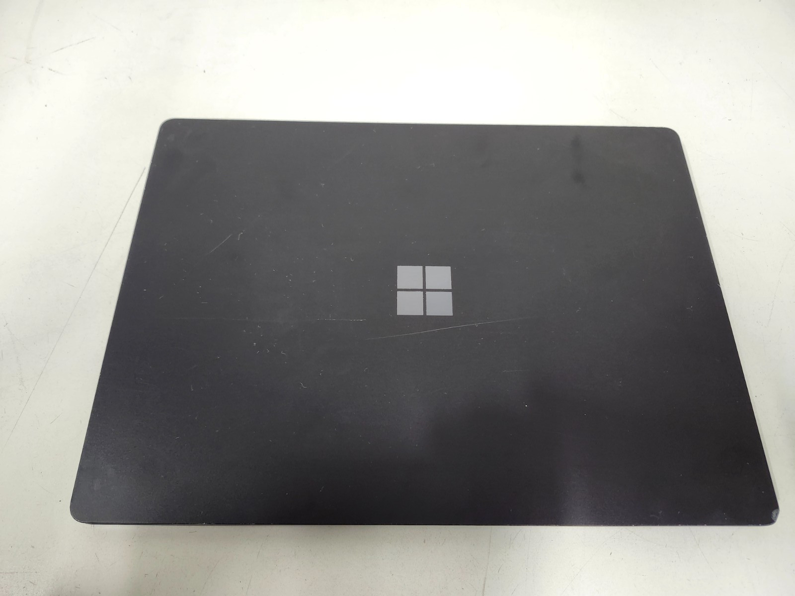 Microsoft Surface Laptop 4 13.5″ Touch i7-1185G7 32GB RAM 1TB NO OS NO PSU