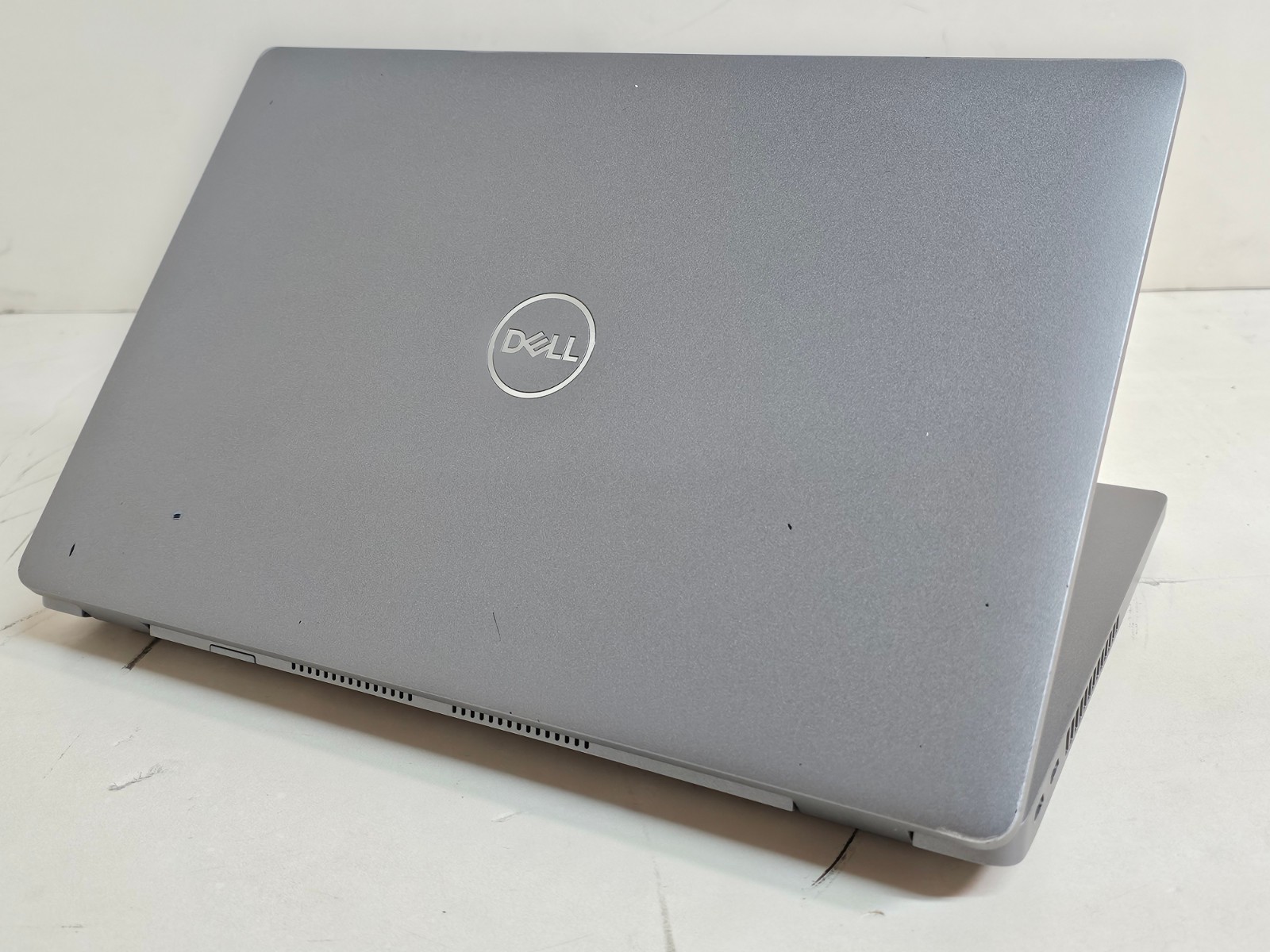 Dell Latitude 5421 Laptop – 2.5 GHz i7-11850H 16GB 512GB SSD Webcam 14″ – SP3