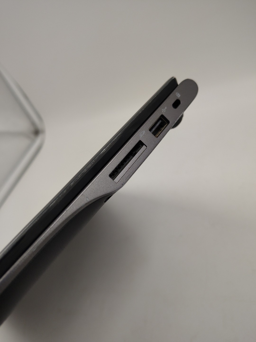 Acer Chromebook C720 Series ZHN 11.6″ Laptop Without AC Adapter For Parts As Is!
