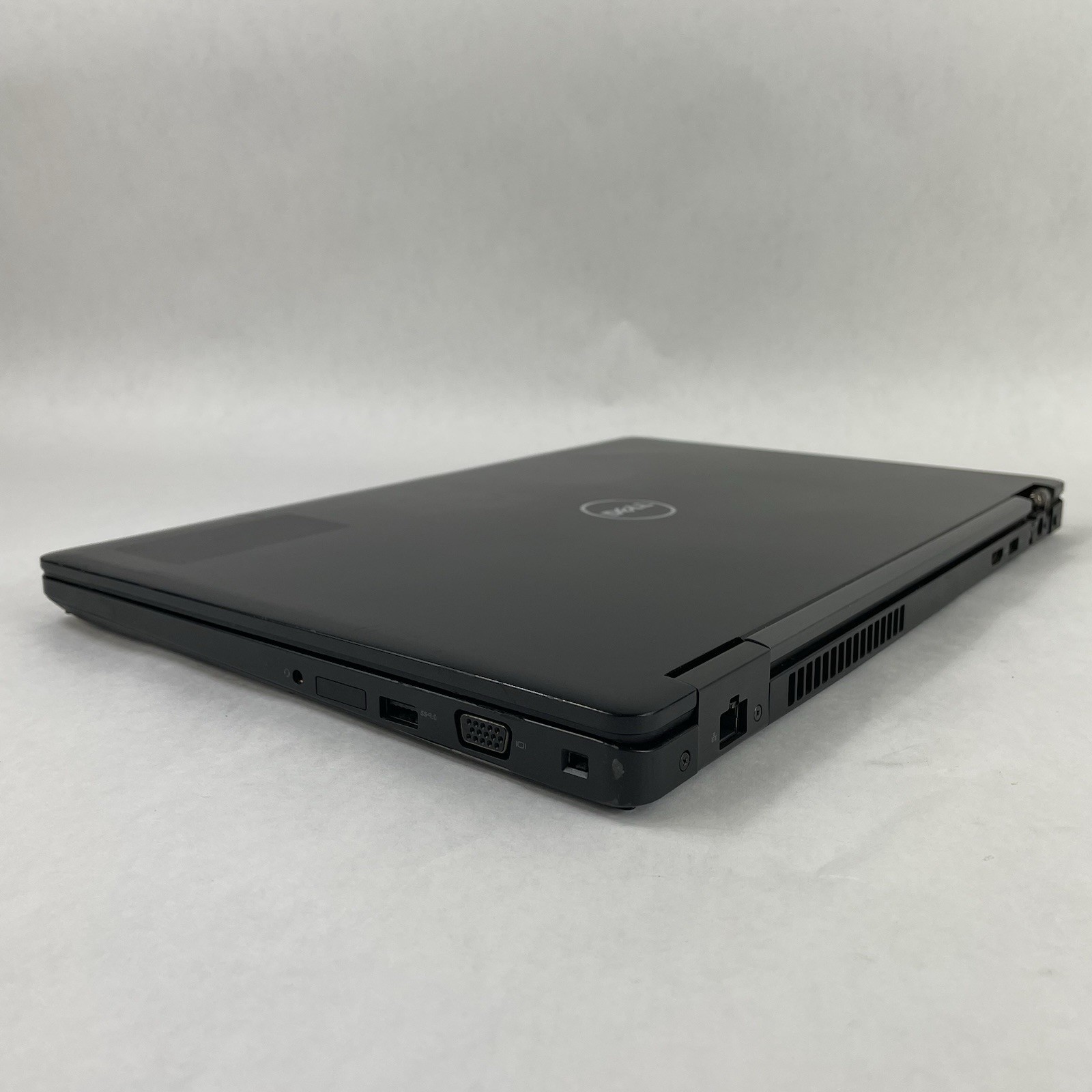 Dell Latitude 5580 15.6″ i5-7440HQ 2.8GHz 8GB RAM No SSD/OS/AC – Bad Hinge Cover