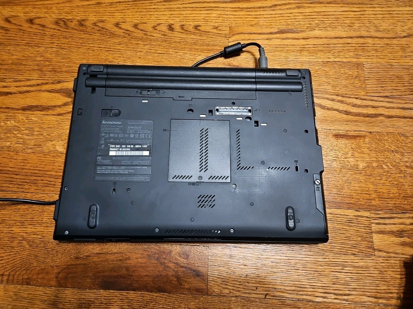 Lenovo ThinkPad T410 i5-M560 14″ 4gb/320gb HDD. Win XP pro. Ready To Use.