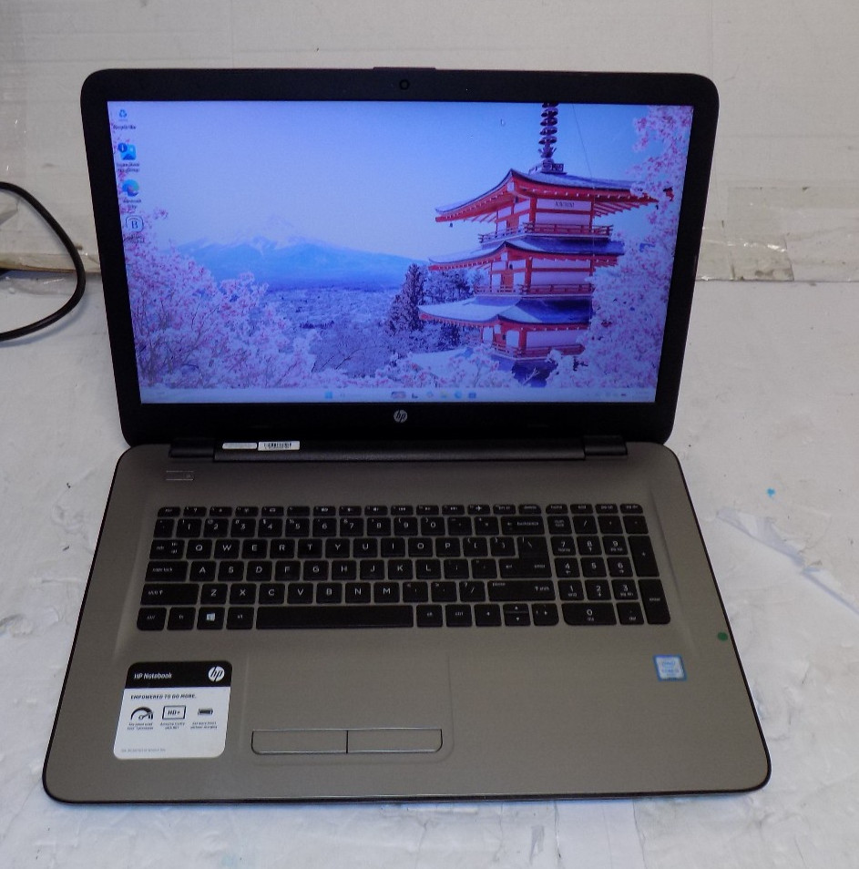 HP 17 inch 17-x061nr Laptop Intel i3 2.3 Ghz 512GB SSD 16GB RAM Windows 11