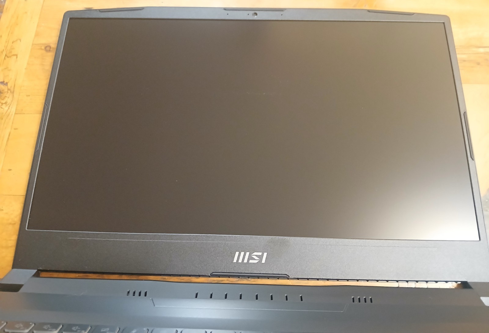 MSI Bravo 15 C7V Gaming Laptop, AMD Ryzen 5 W/ Radeon, RTX 4050, 16GB/500GB