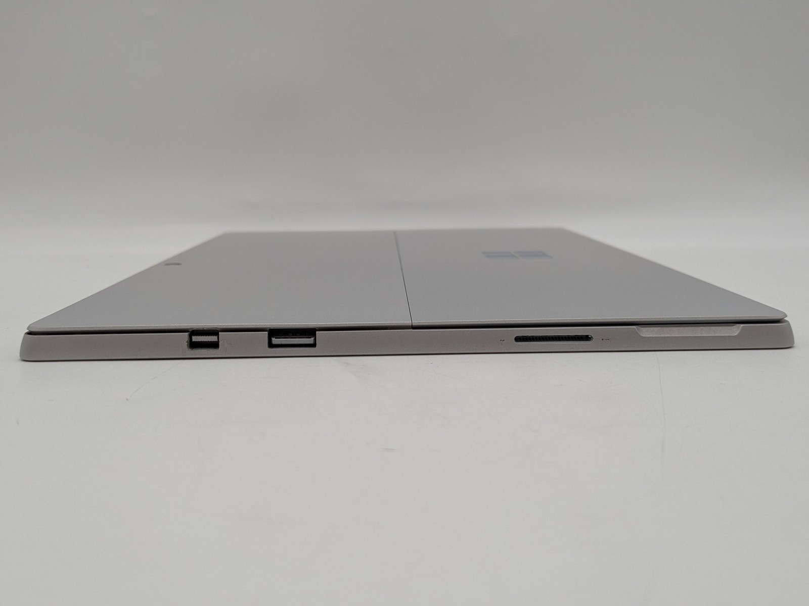 Microsoft Surface Pro 6 2-in-1 12″ 2736 x 1824 I5-8350U 128GB SSD 8GB *READ*