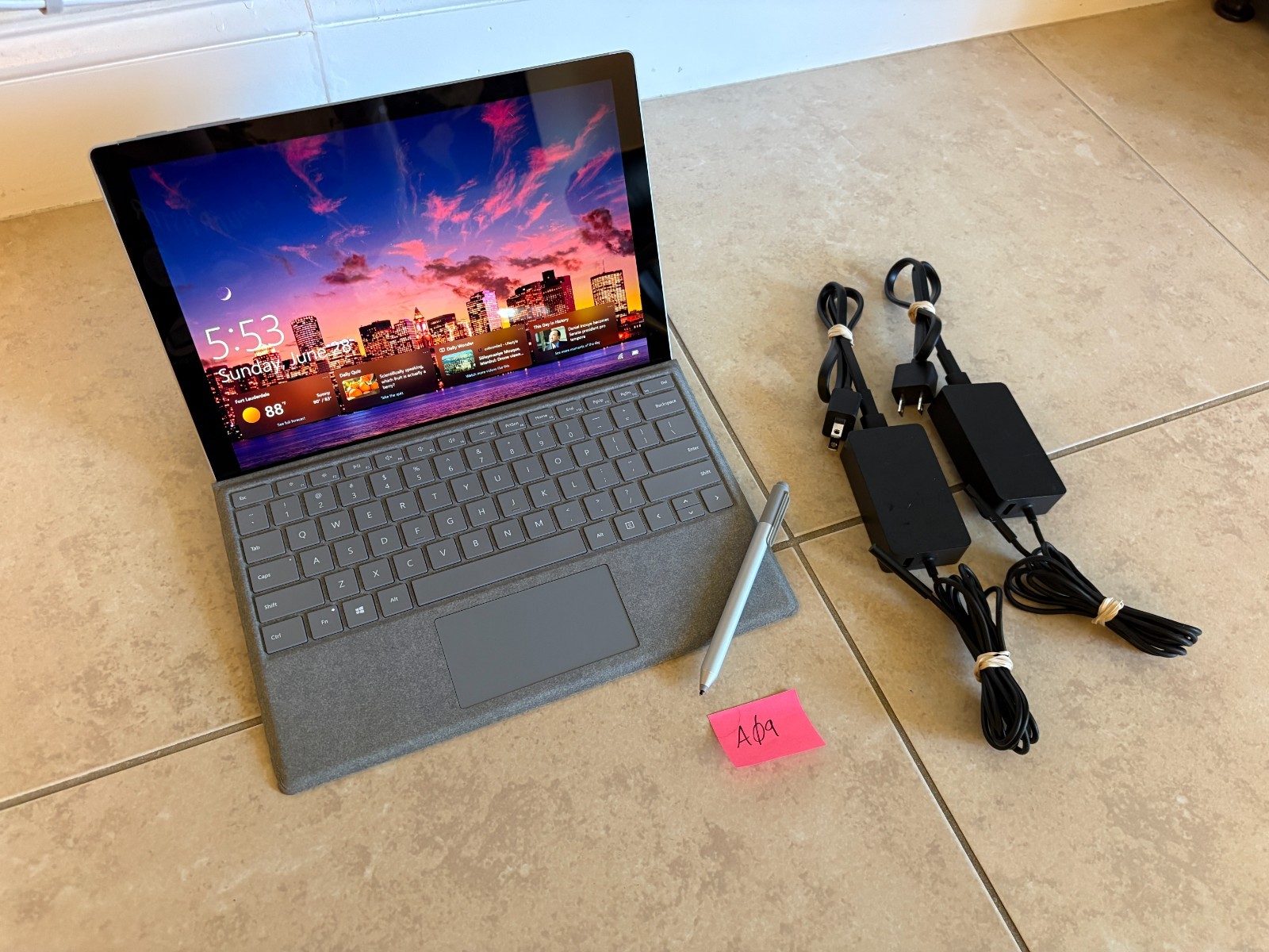 Microsoft Surface Pro 5 1796 i7-7660U 16GB 512GB Win11 Pro Pen Keyboard Bundle