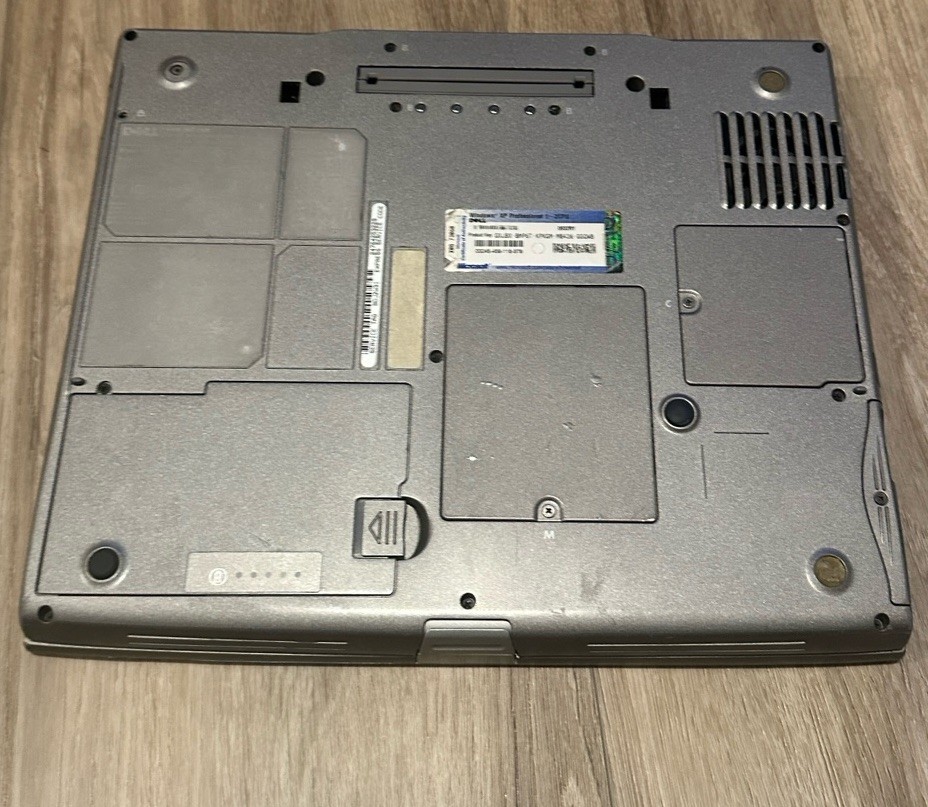 Dell Latitude D600 XP Laptop 2GB RAM Pentium M 1.6GHz 60GB HDD VGA Serial
