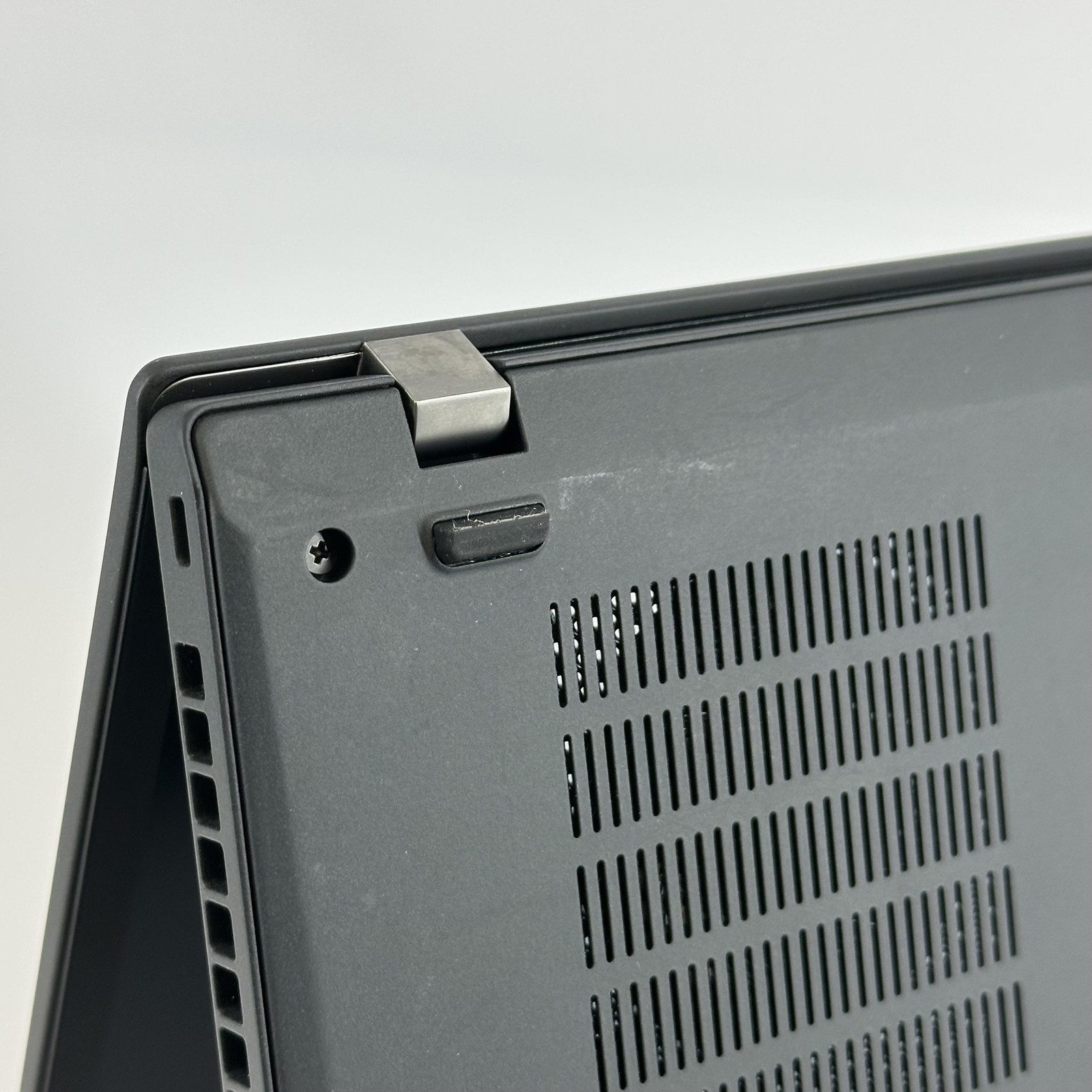 Lenovo ThinkPad T14s Gen 2 FHD 2.3 GHz Ryzen 5 PRO 5650U 16GB 512GB SSD Good