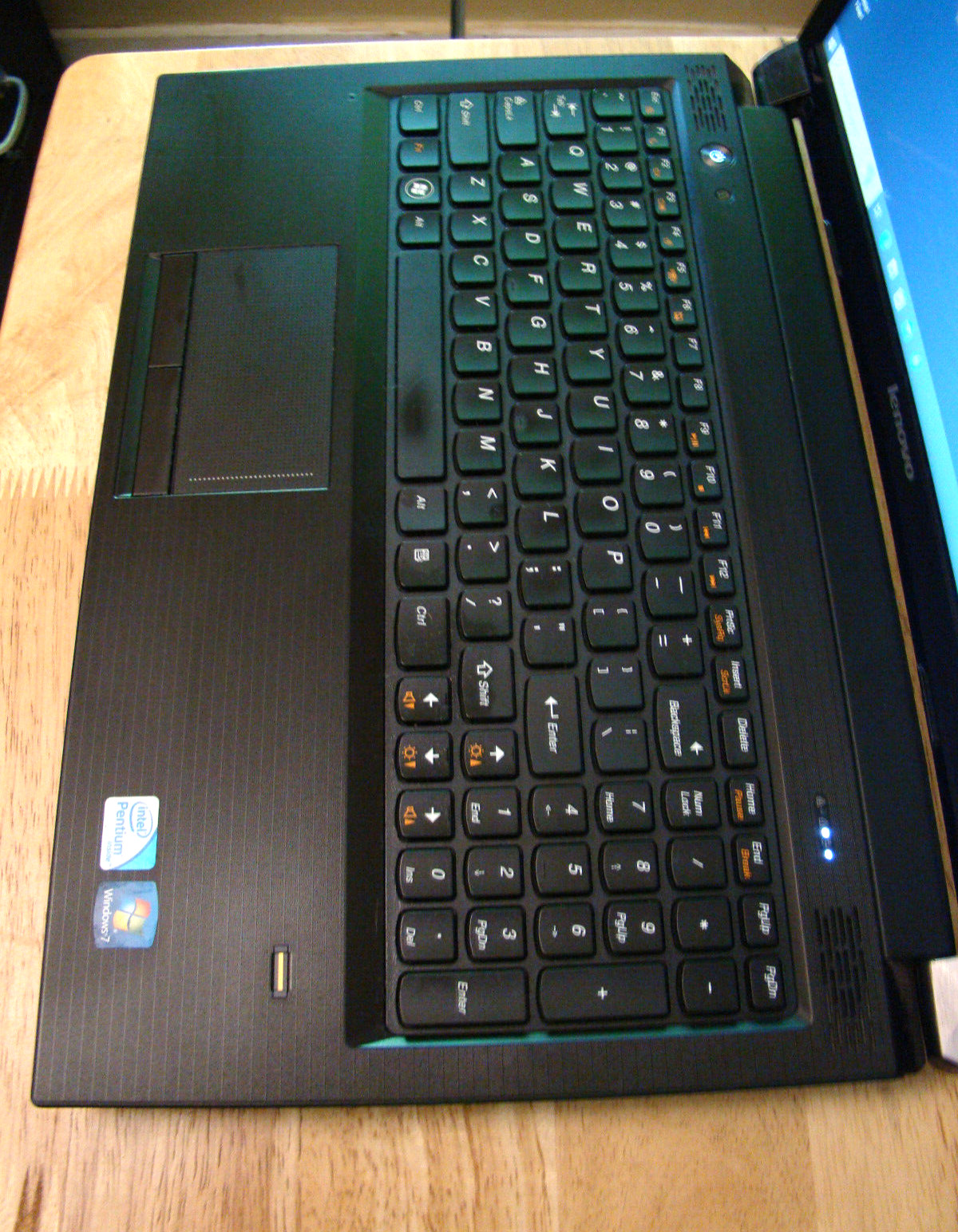Lenovo B570/Pentium B960 2.20ghz/6gb/320gb/Windows 10 Pro/Web/Hdmi/Vga/15.6