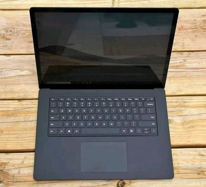 Microsoft Surface Laptop 3 – Touch – 13.5″ – i7-1065G7/256GB SSD/16GB RAM) – W11