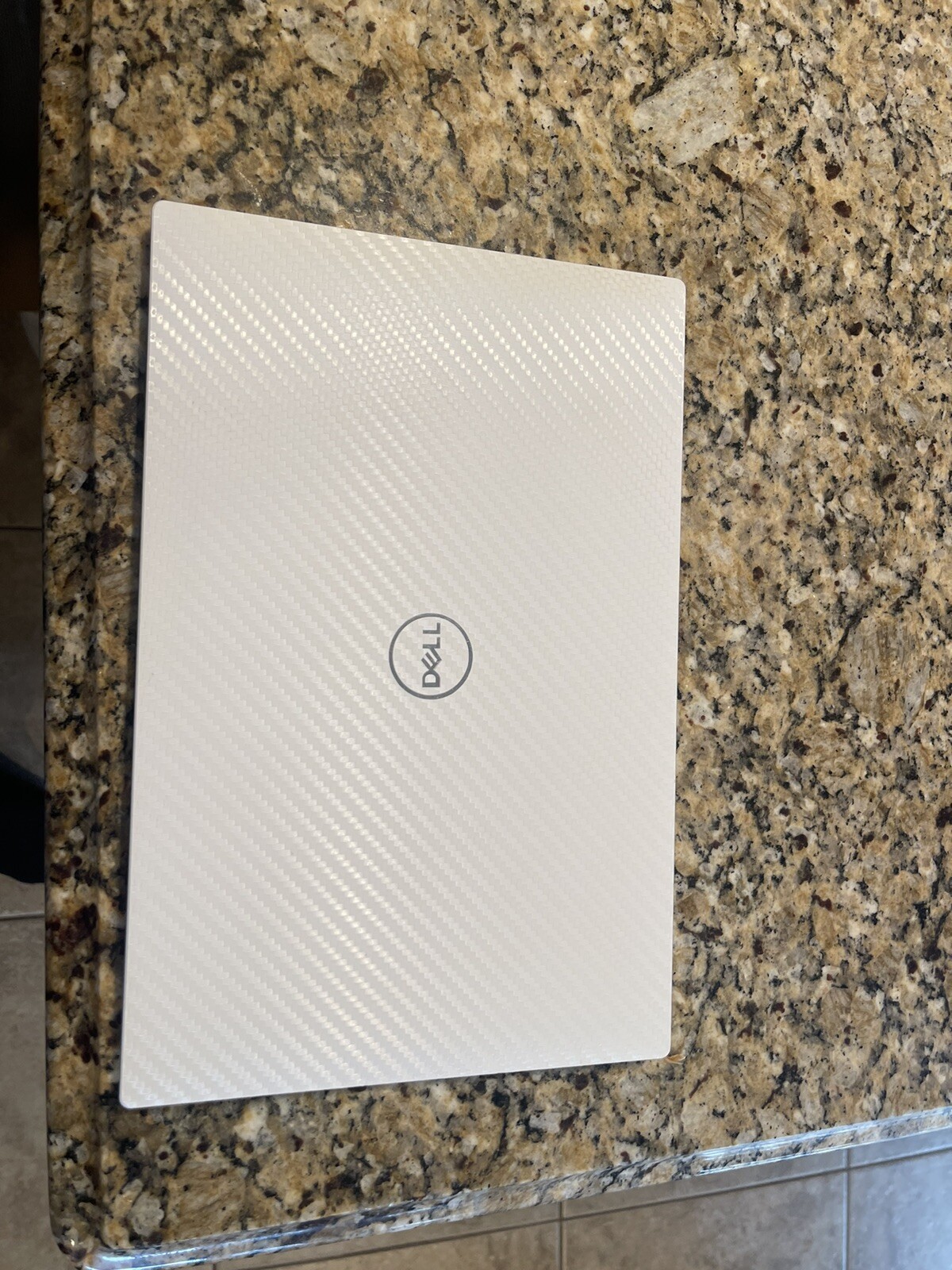 Dell XPS 13 9300 (256gb, i5, 8gb Ram)