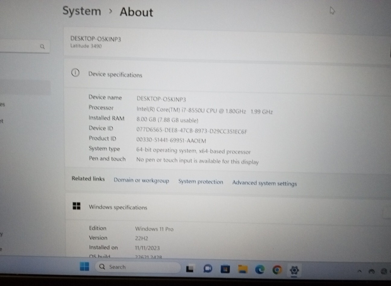 Dell Latitude 3490 14″ i7-8550U CPU @ 1.80GHz, 8GB RAM, 256 Gb SSD 500 Gb