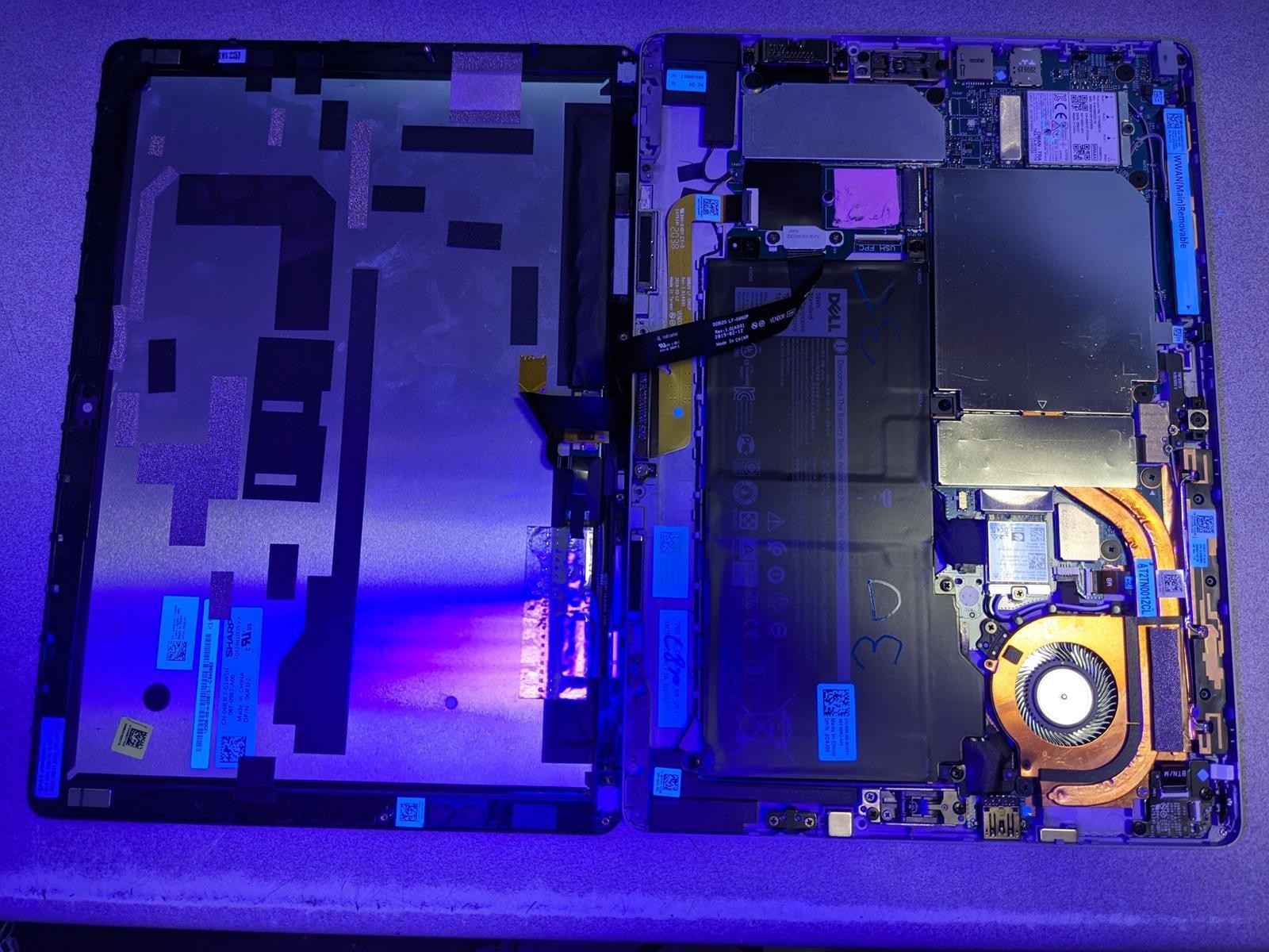 DELL LATITUDE 7210 2-IN-1 i5-10310U @ 1.70GHz, 8GB RAM, NO HDD/OS – (FOR PARTS)