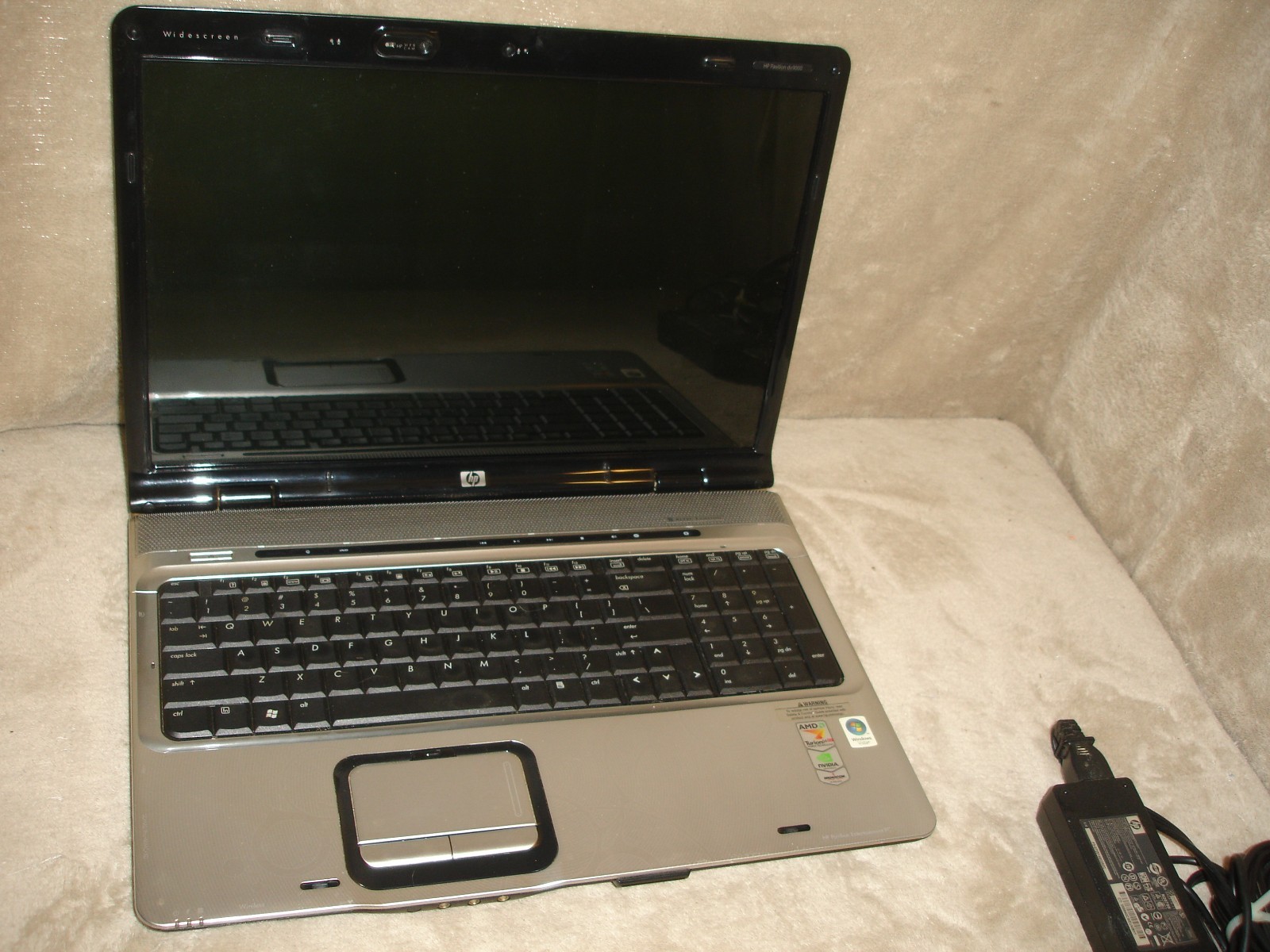 HP Pavilion DV9500 Laptop AMD Turion 64 X2 120 GB HD 2GB RAM Vista AC Adapter