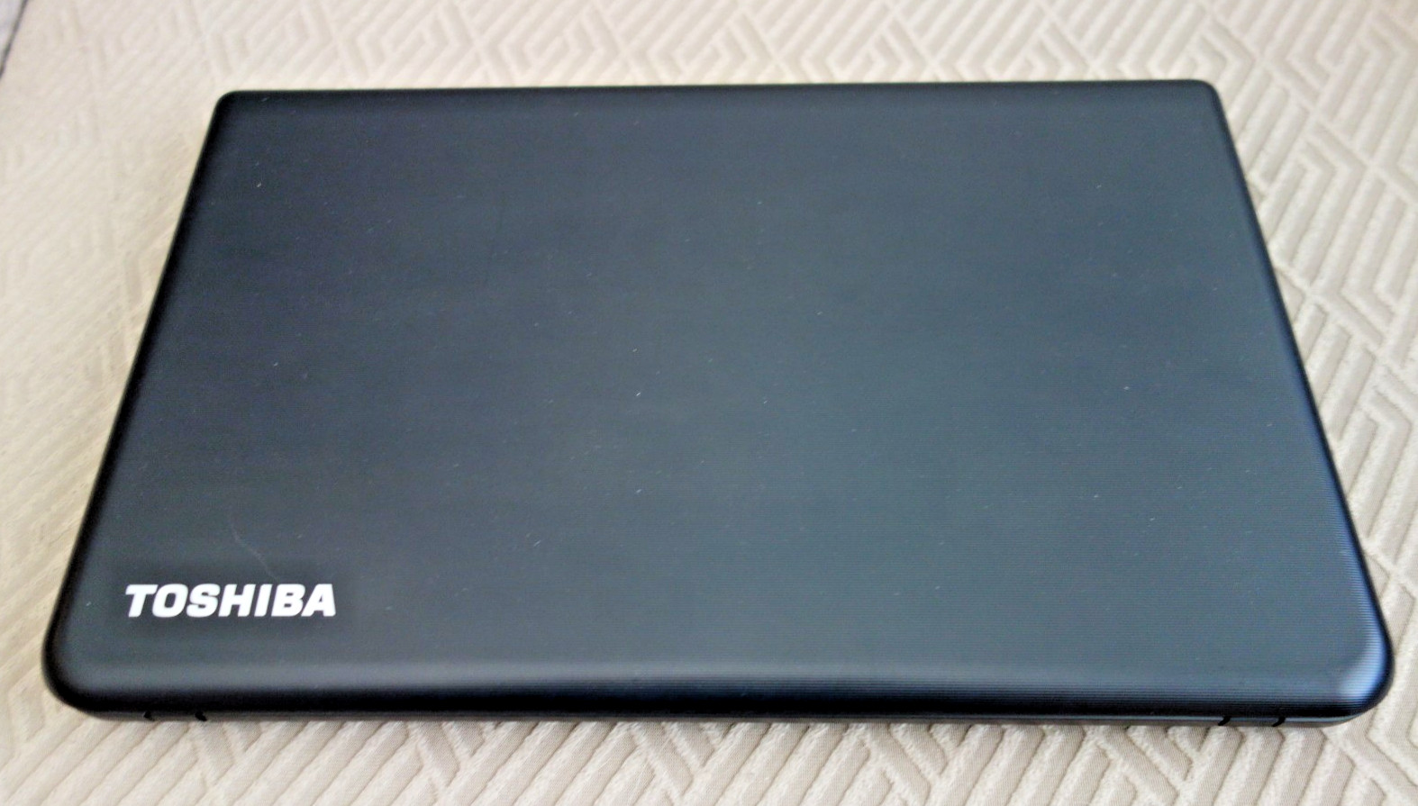 Toshiba Satellite C55-A5300 Laptop Win 10 HD TrueBrite Display HDMI USB 3 DVDRW