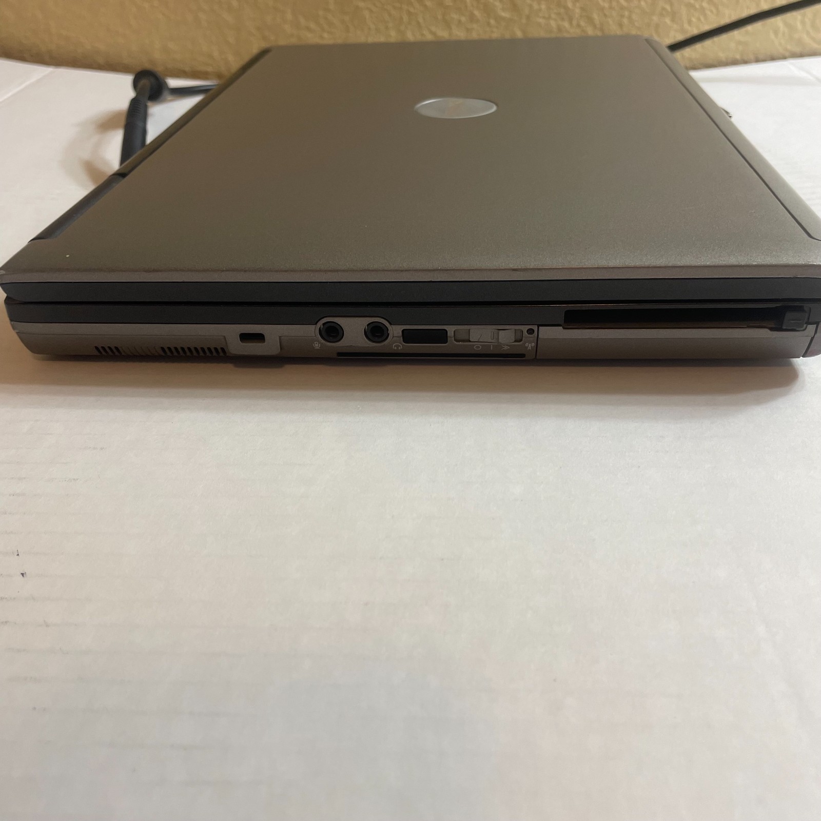 Dell Latitude D620 1.8GHz 1.5GB 128GB SSD WiFi DVDRW RS232 BAD BATTERY.