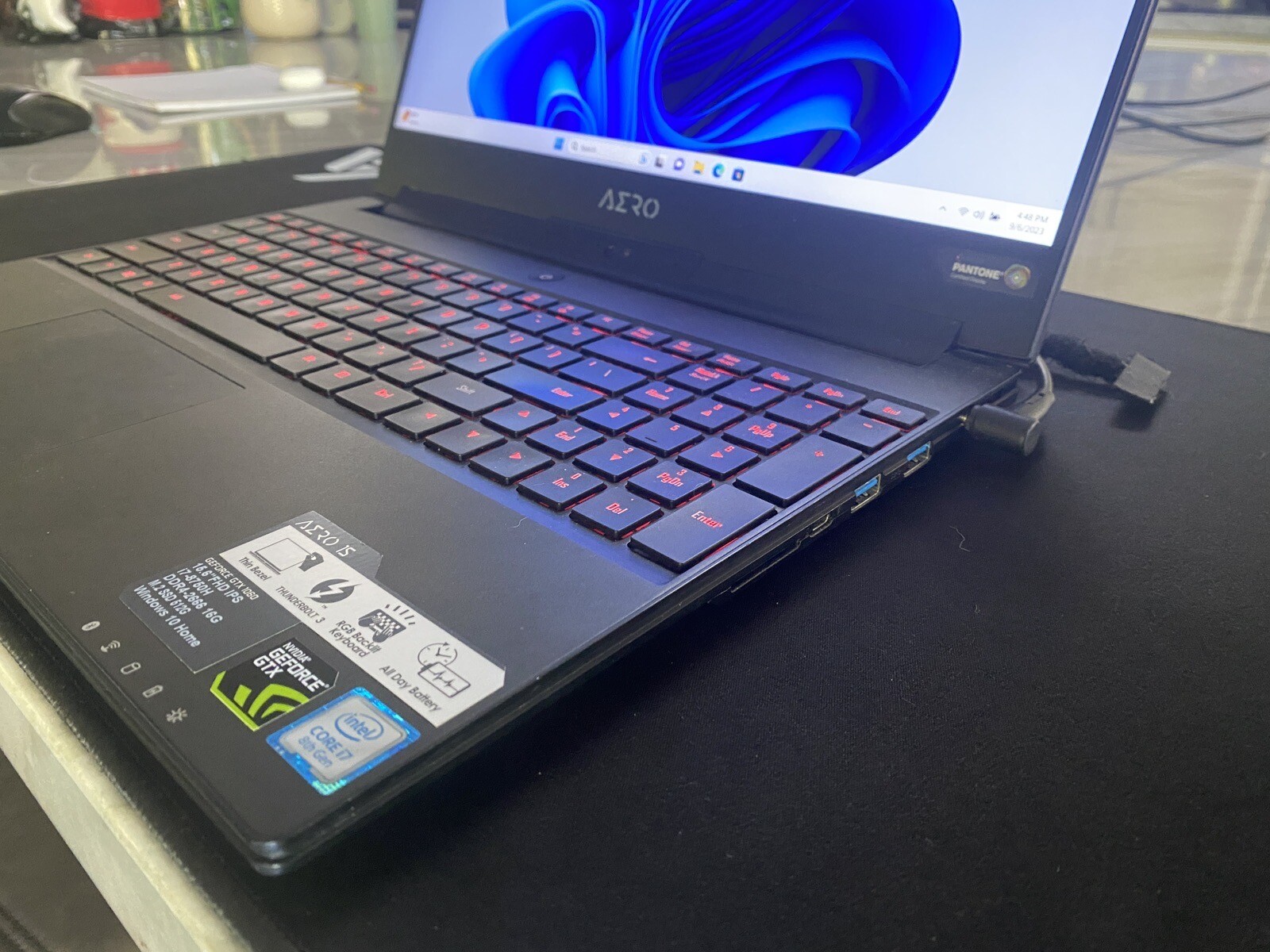 Gigabyte Aero 15WV8, Intel Core I7-8750H CPU 2.20 GH, NVIDIA GeForce GTX 1060