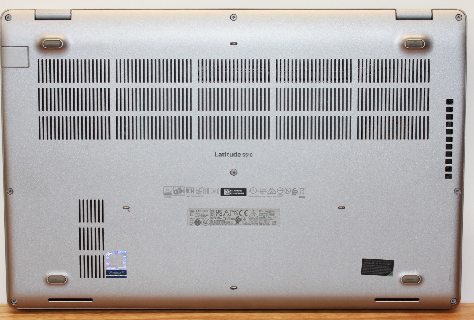Latitude 5510: 15.6 FHD, i7-10610U, 32GB, 1TB NVMe, Win 11 Pro ** Read Desc.**