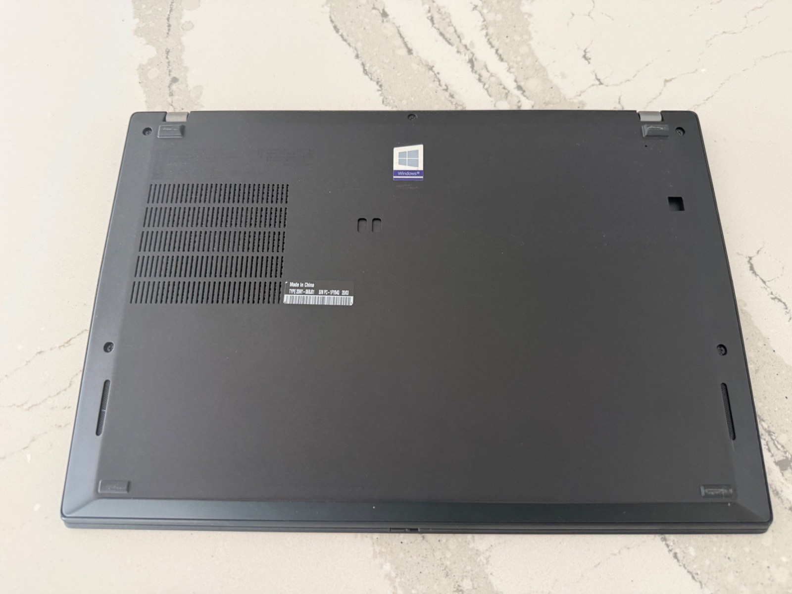 Lenovo ThinkPad T490s 14″ i5-8265u@1.60GHz 16GB RAM 256GB SSD Win 11 Pro SB703